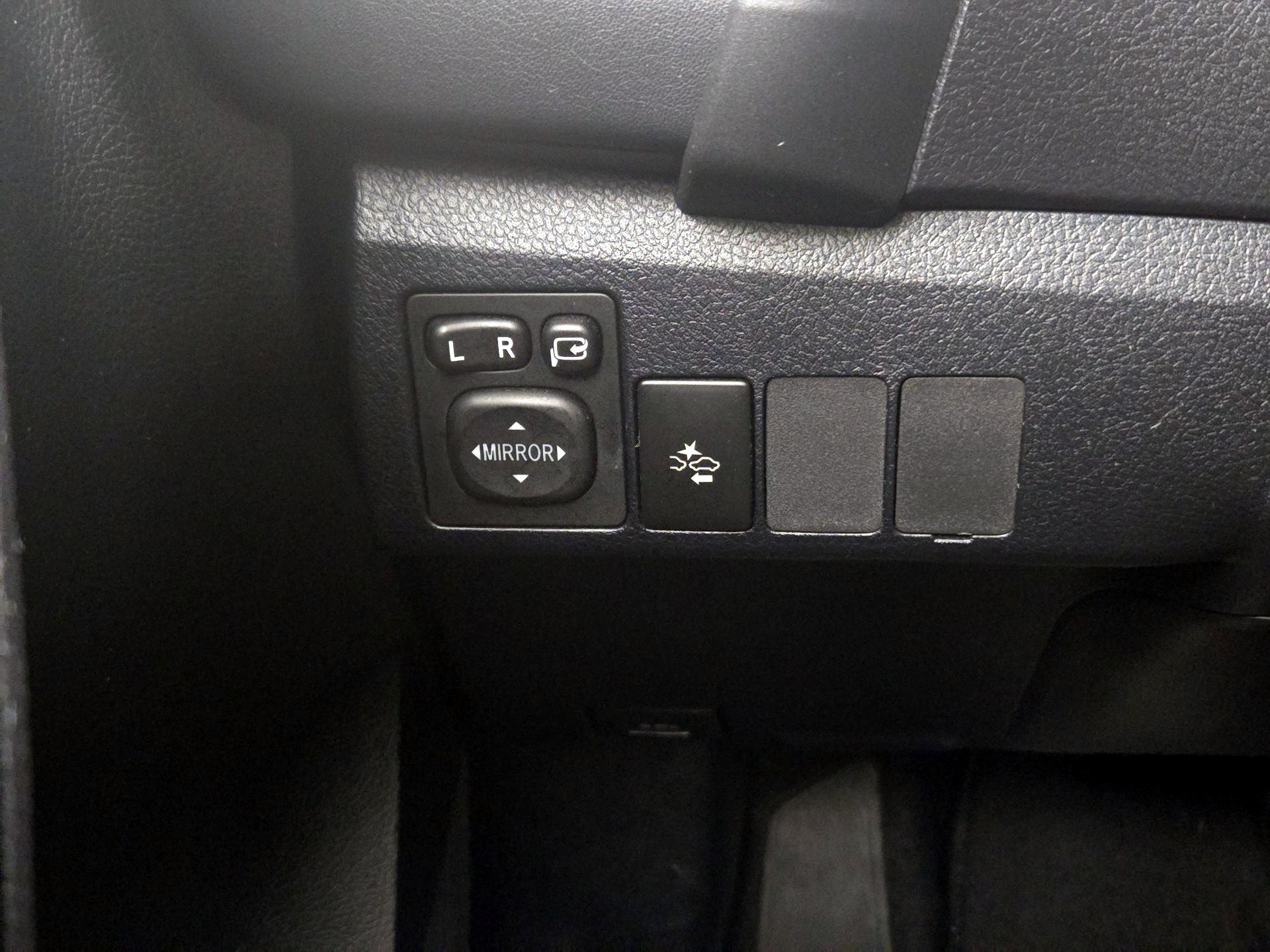 Thumbnail: 2018 Toyota Corolla iM - 13