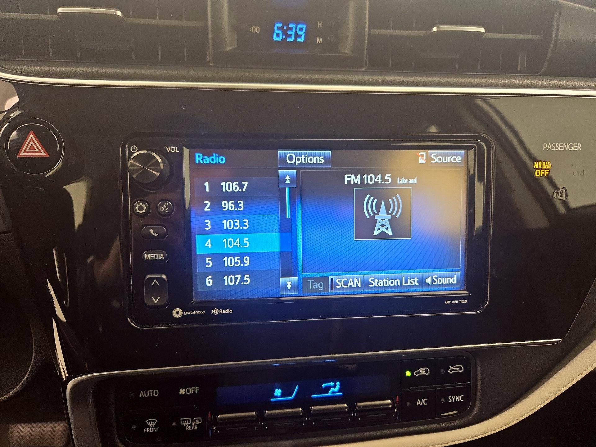 Thumbnail: 2018 Toyota Corolla iM - 15