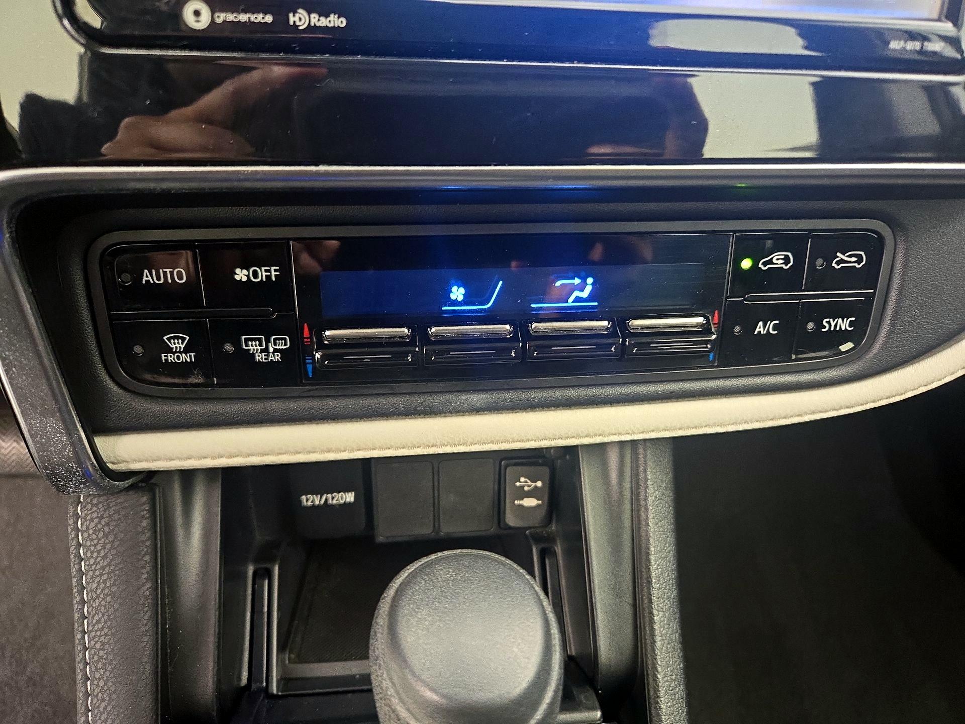 Thumbnail: 2018 Toyota Corolla iM - 16