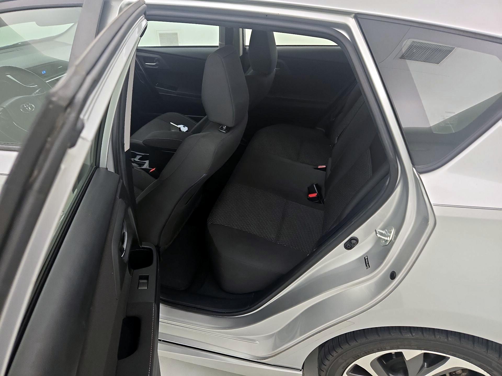 Thumbnail: 2018 Toyota Corolla iM - 19