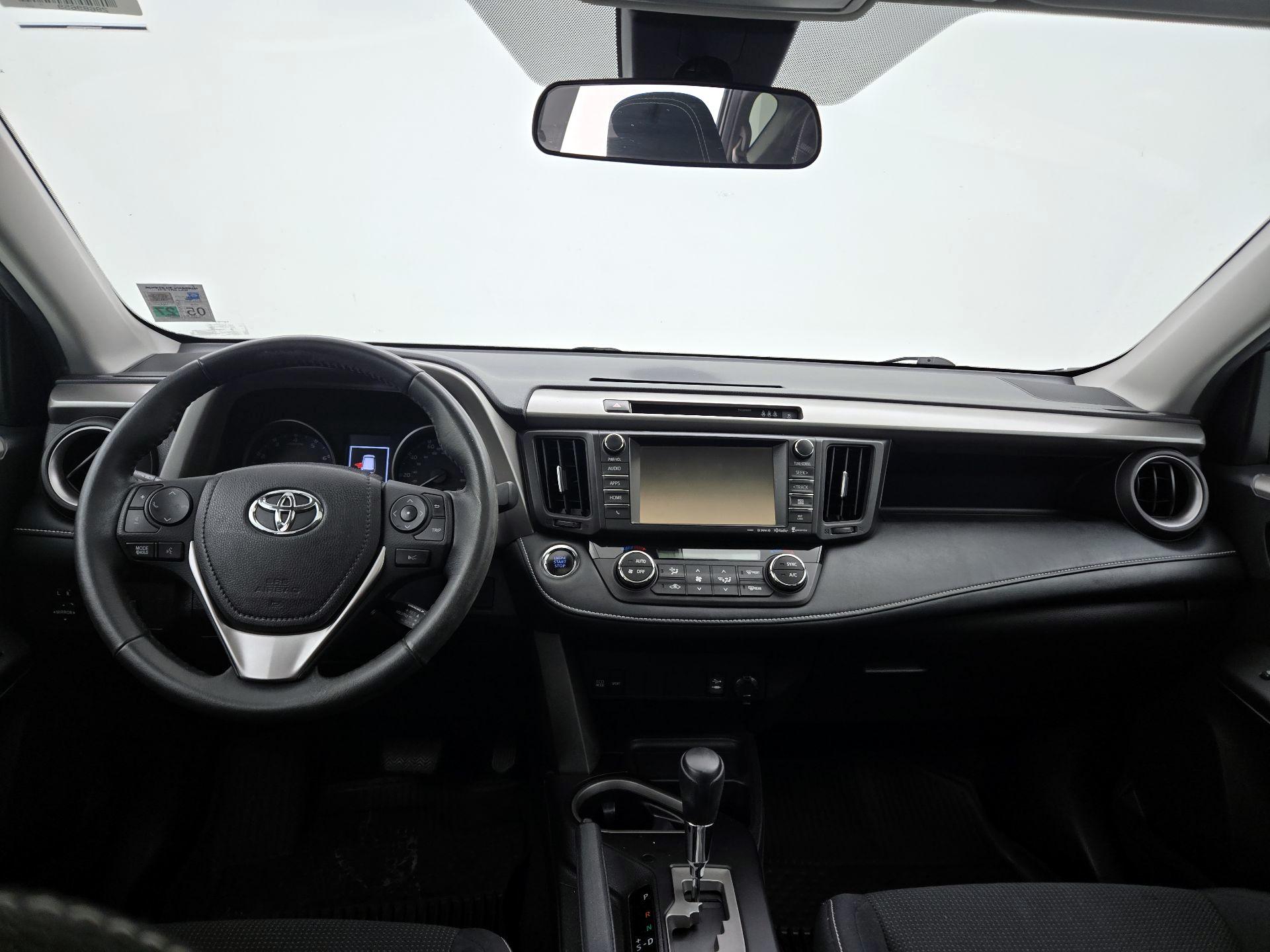Thumbnail: 2018 Toyota RAV4 - 9