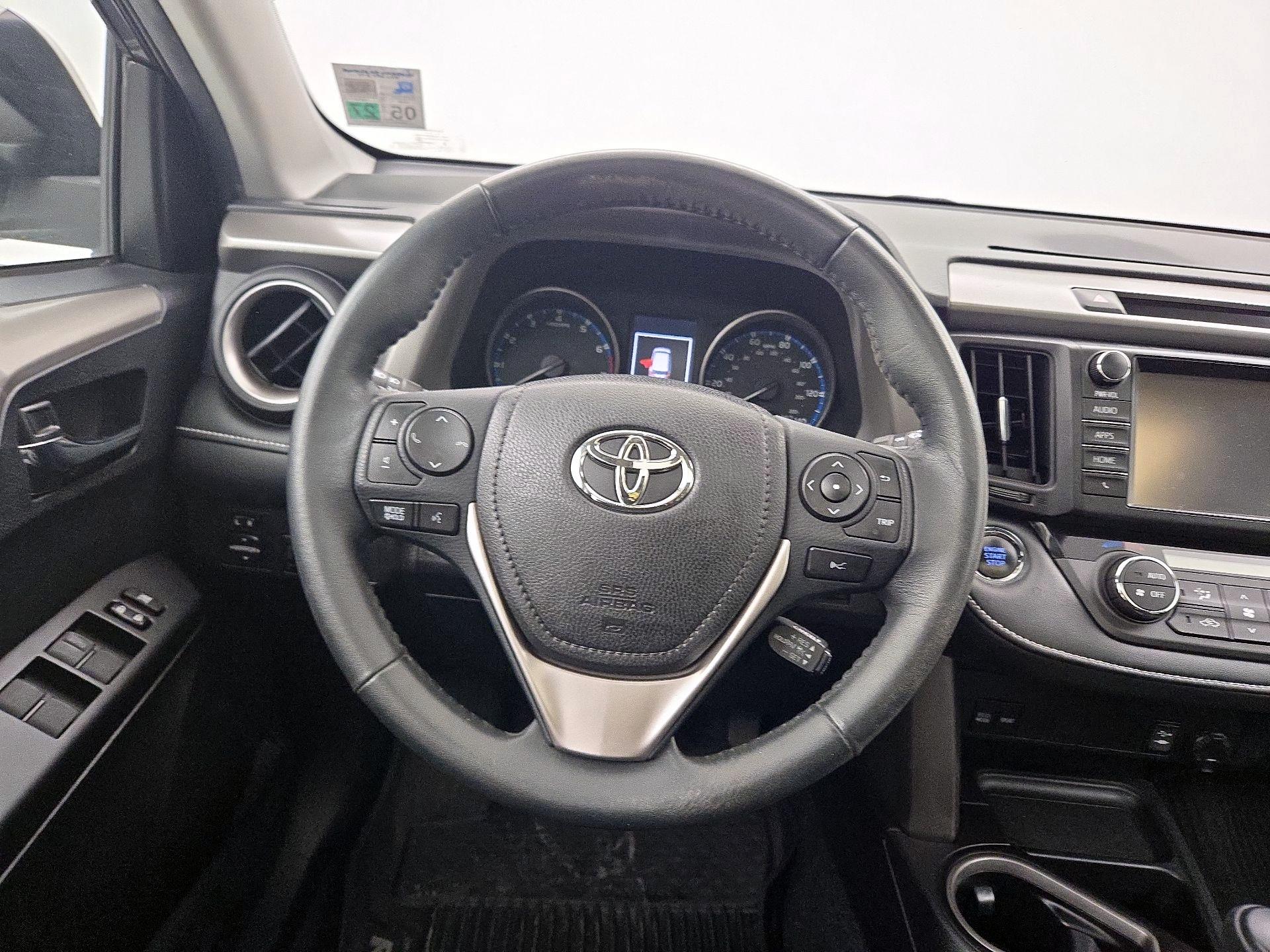 Thumbnail: 2018 Toyota RAV4 - 10