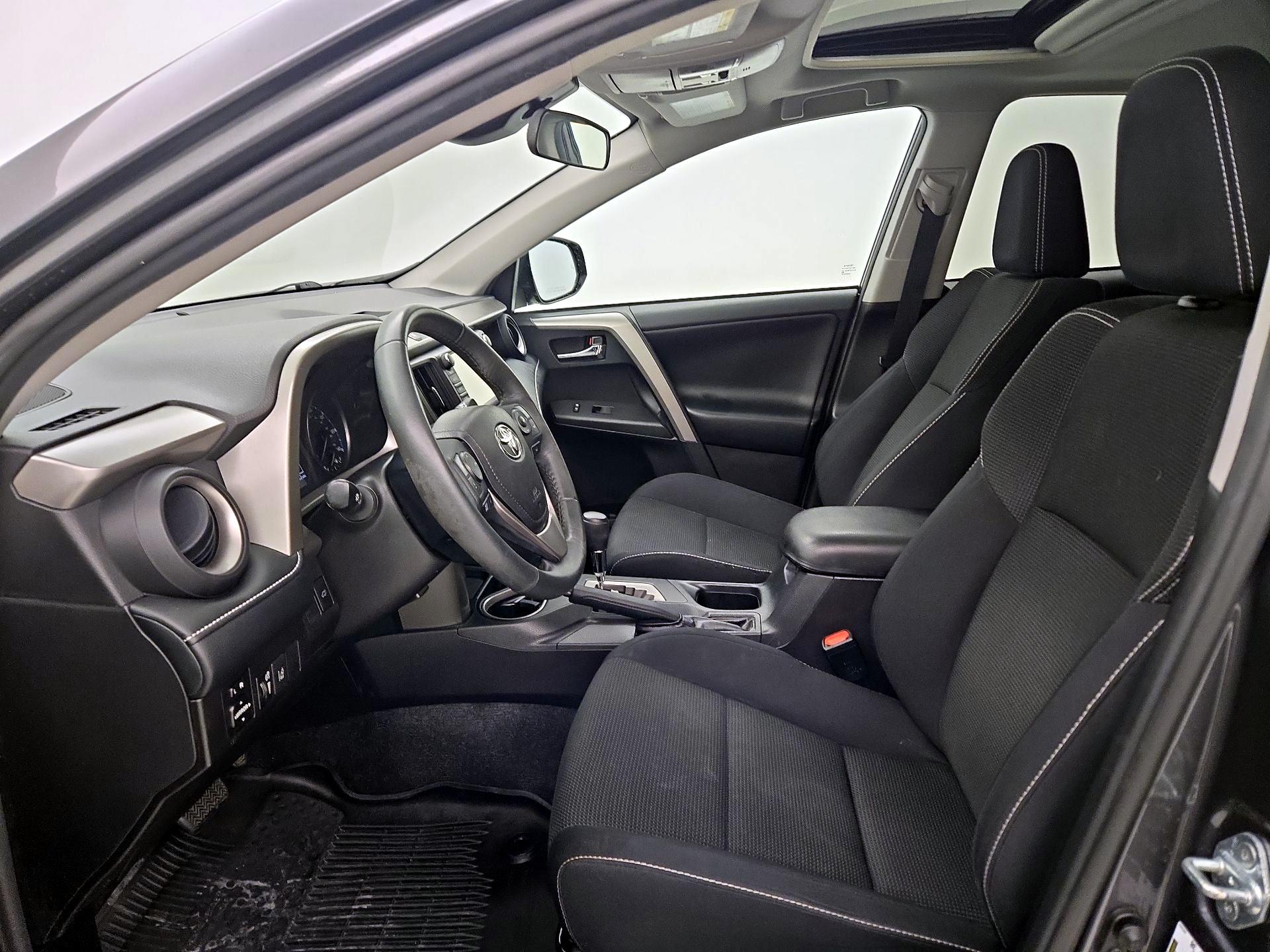Thumbnail: 2018 Toyota RAV4 - 11