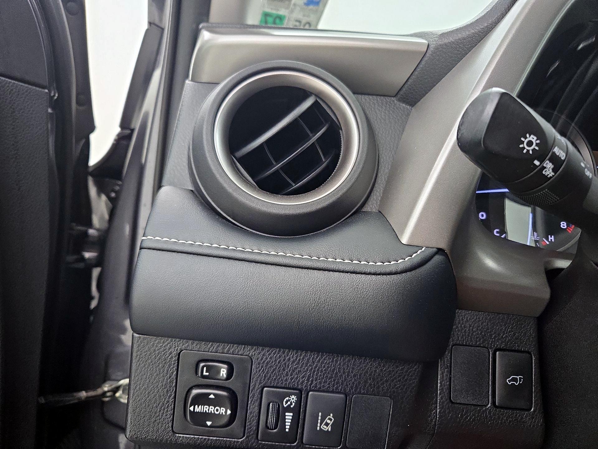 Thumbnail: 2018 Toyota RAV4 - 13