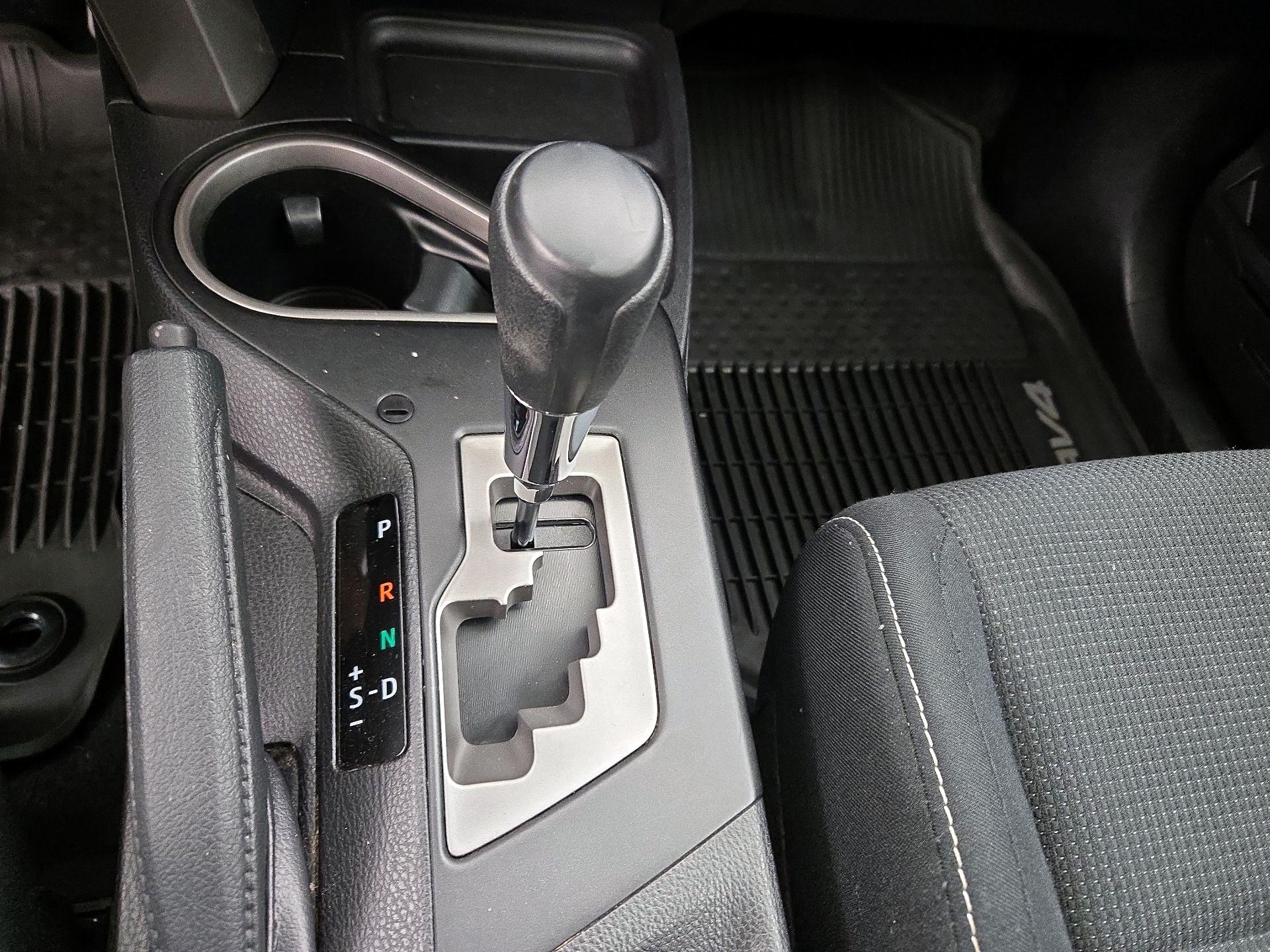 Thumbnail: 2018 Toyota RAV4 - 17