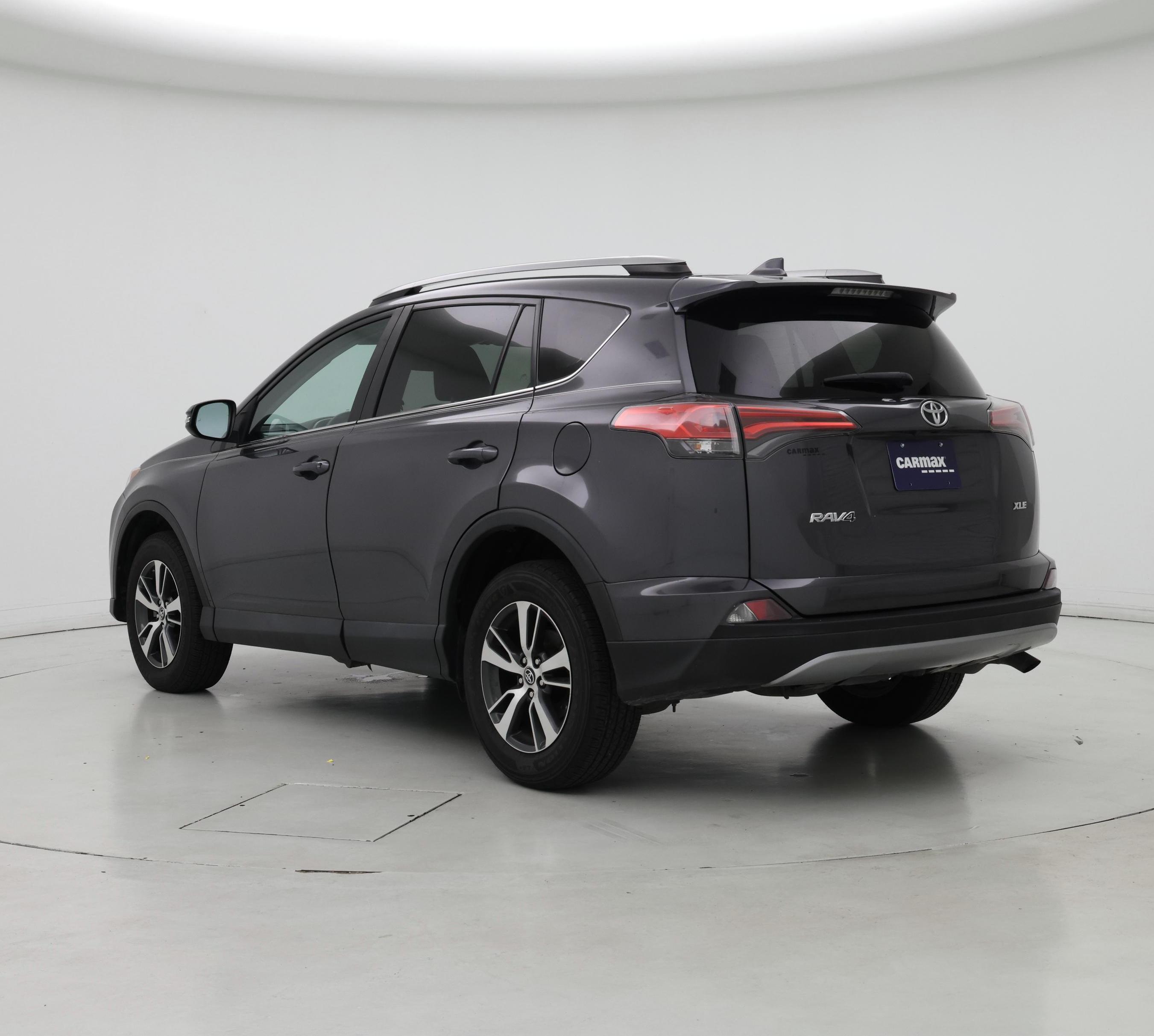 Thumbnail: 2018 Toyota RAV4 - 2