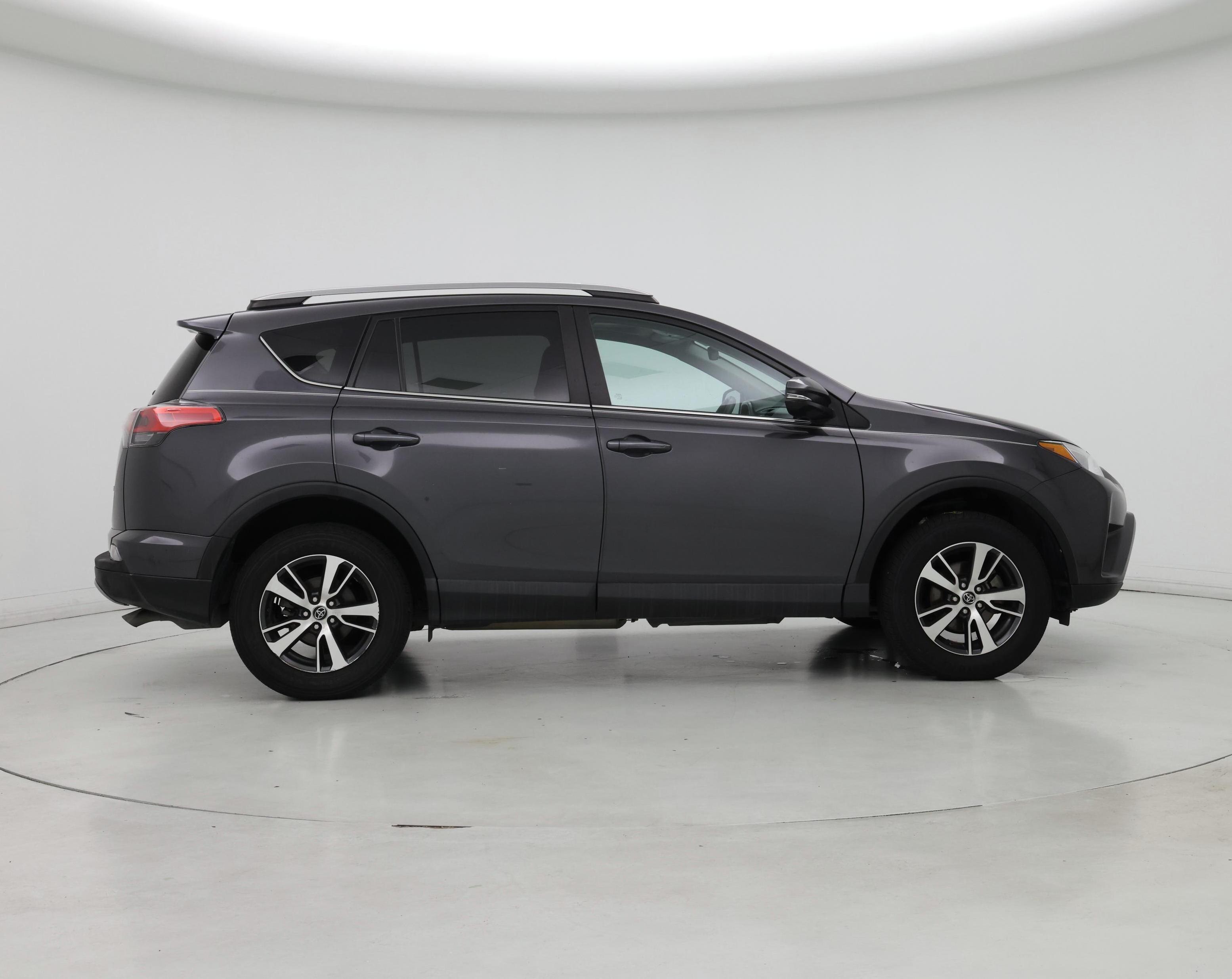Thumbnail: 2018 Toyota RAV4 - 7
