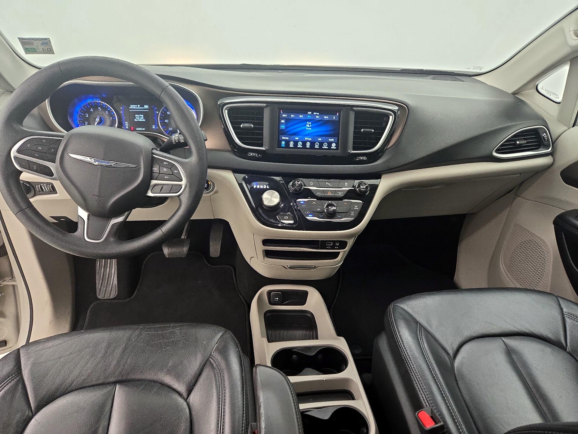 Thumbnail: 2019 Chrysler Pacifica - 9