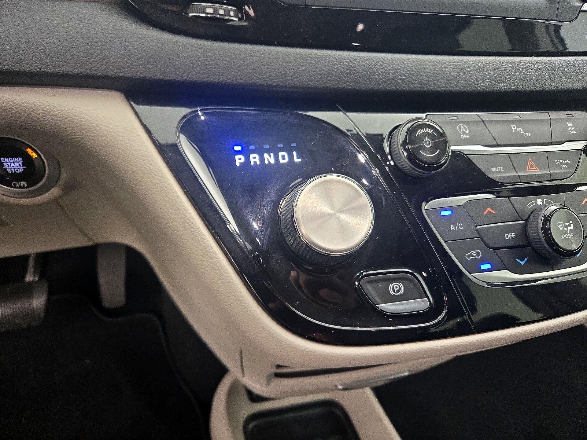 Thumbnail: 2019 Chrysler Pacifica - 17