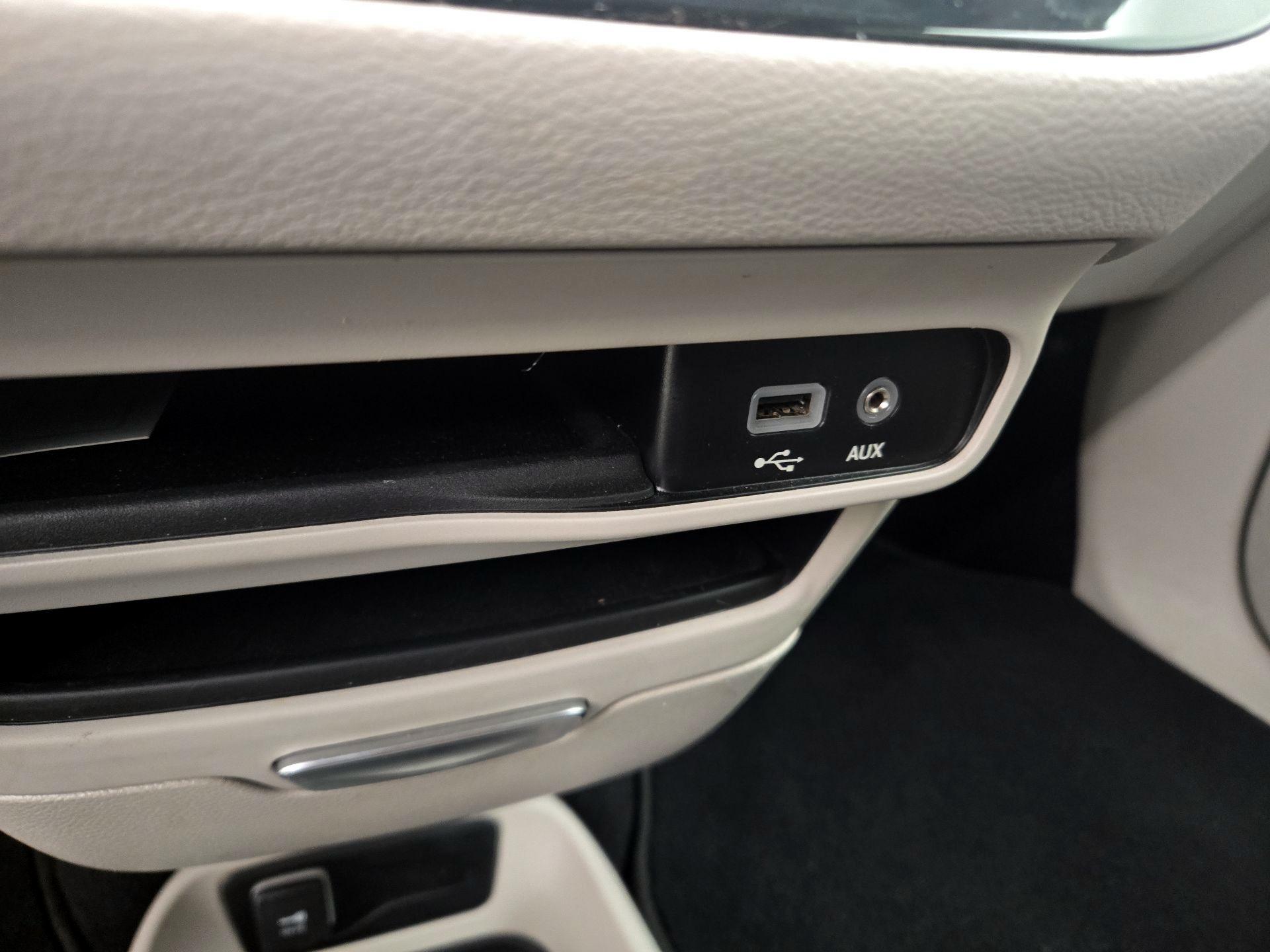 Thumbnail: 2019 Chrysler Pacifica - 18