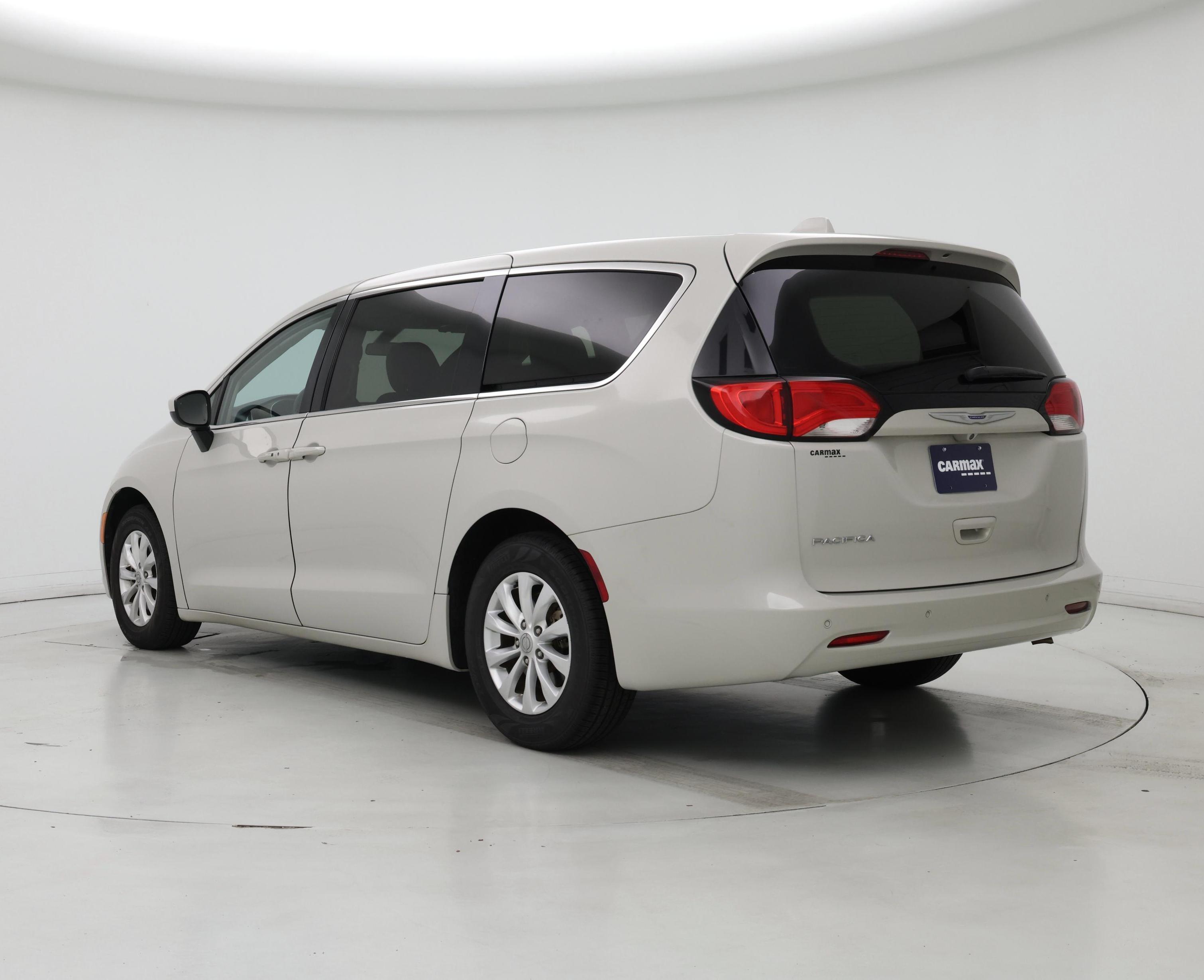Thumbnail: 2019 Chrysler Pacifica - 2