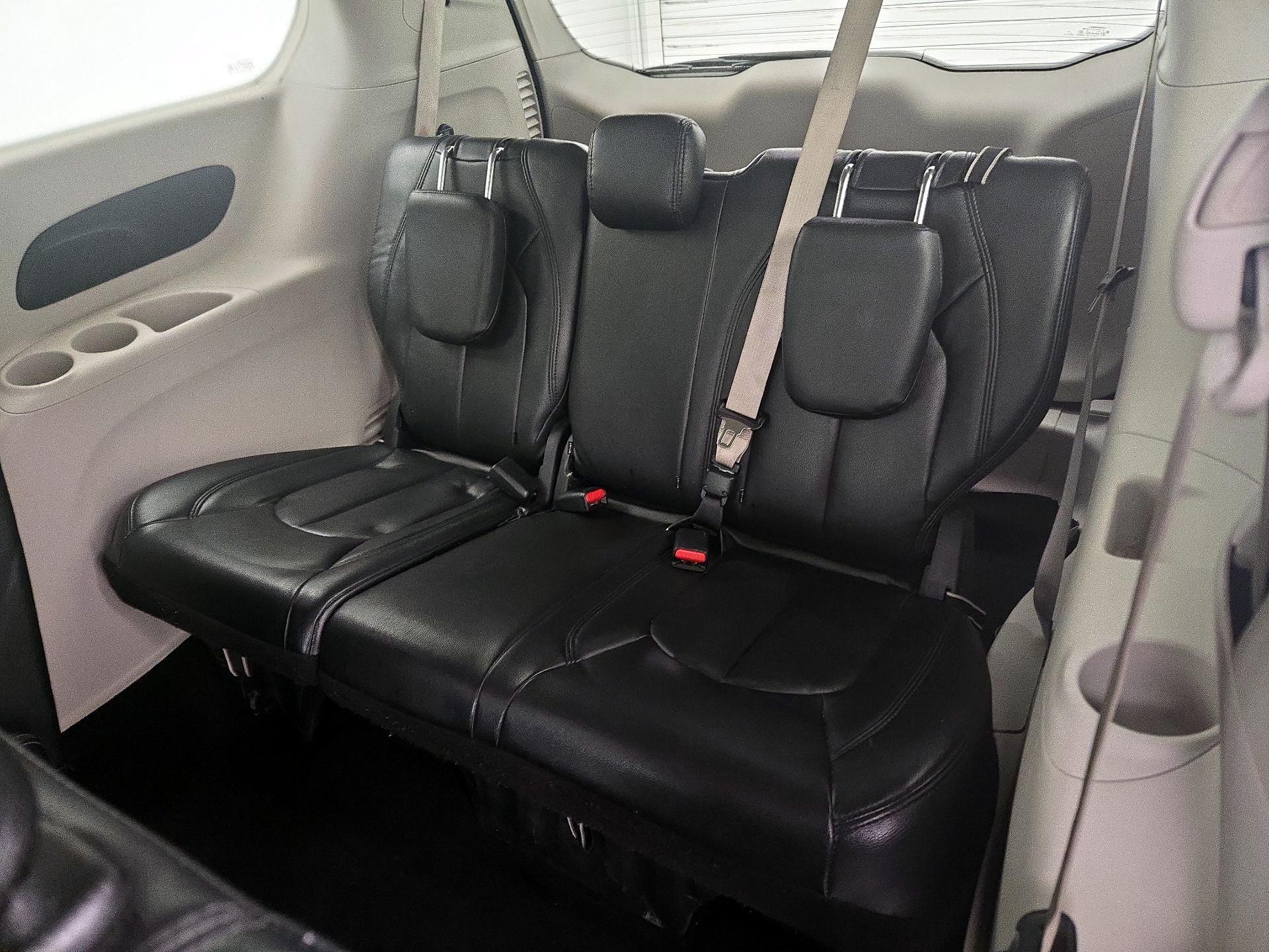 Thumbnail: 2019 Chrysler Pacifica - 20
