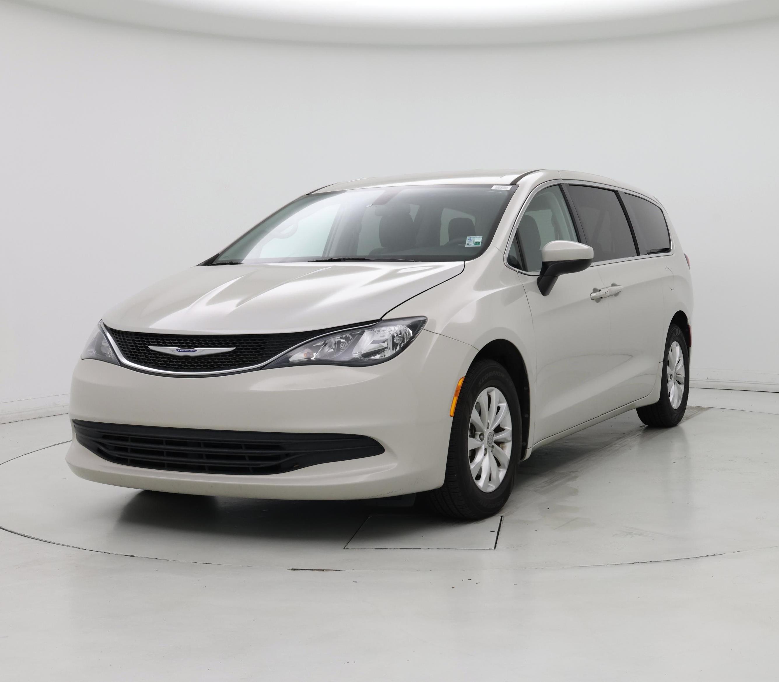 Thumbnail: 2019 Chrysler Pacifica - 4