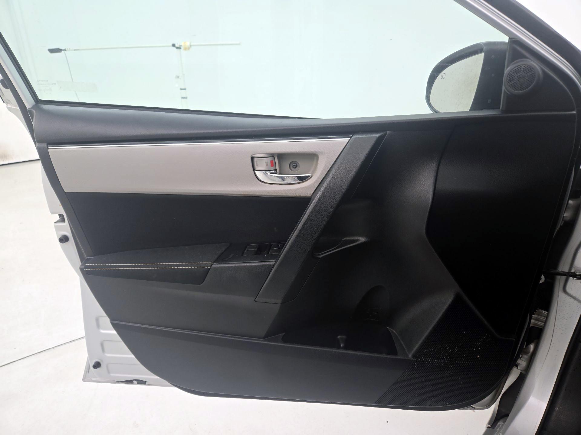 Thumbnail: 2017 Toyota Corolla - 12