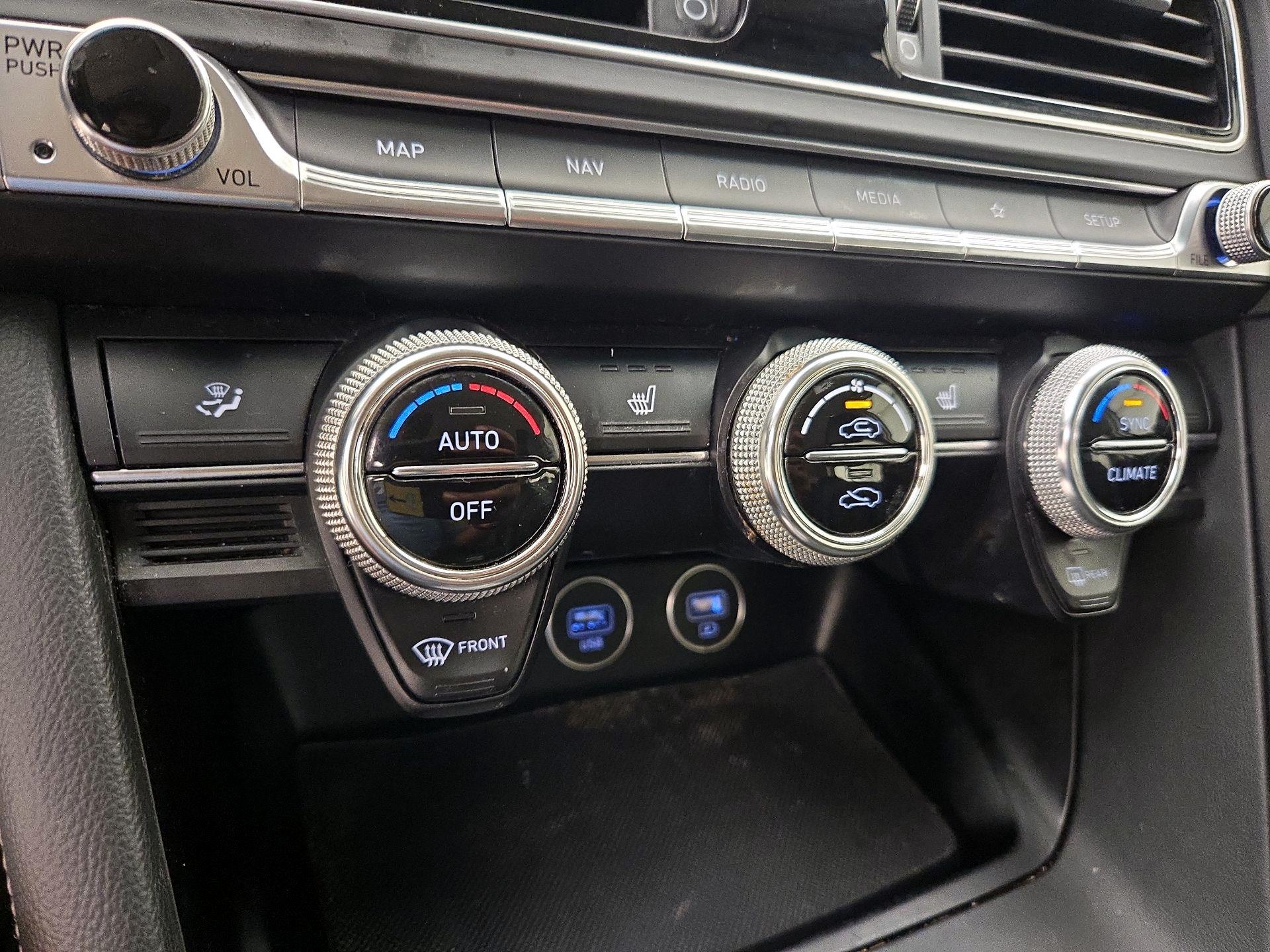 Thumbnail: 2022 Genesis G70 - 17