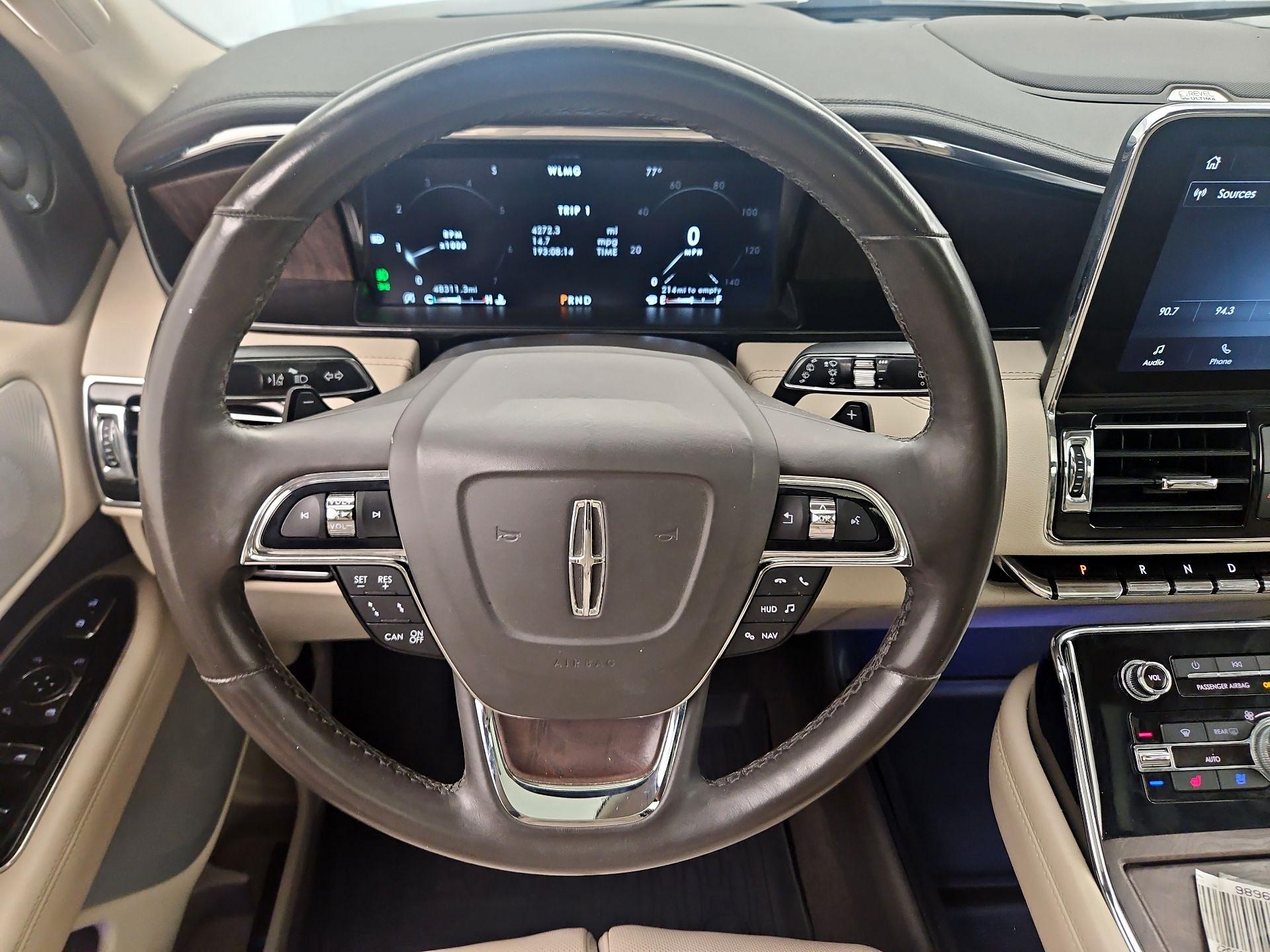 Thumbnail: 2021 Lincoln Navigator L - 10