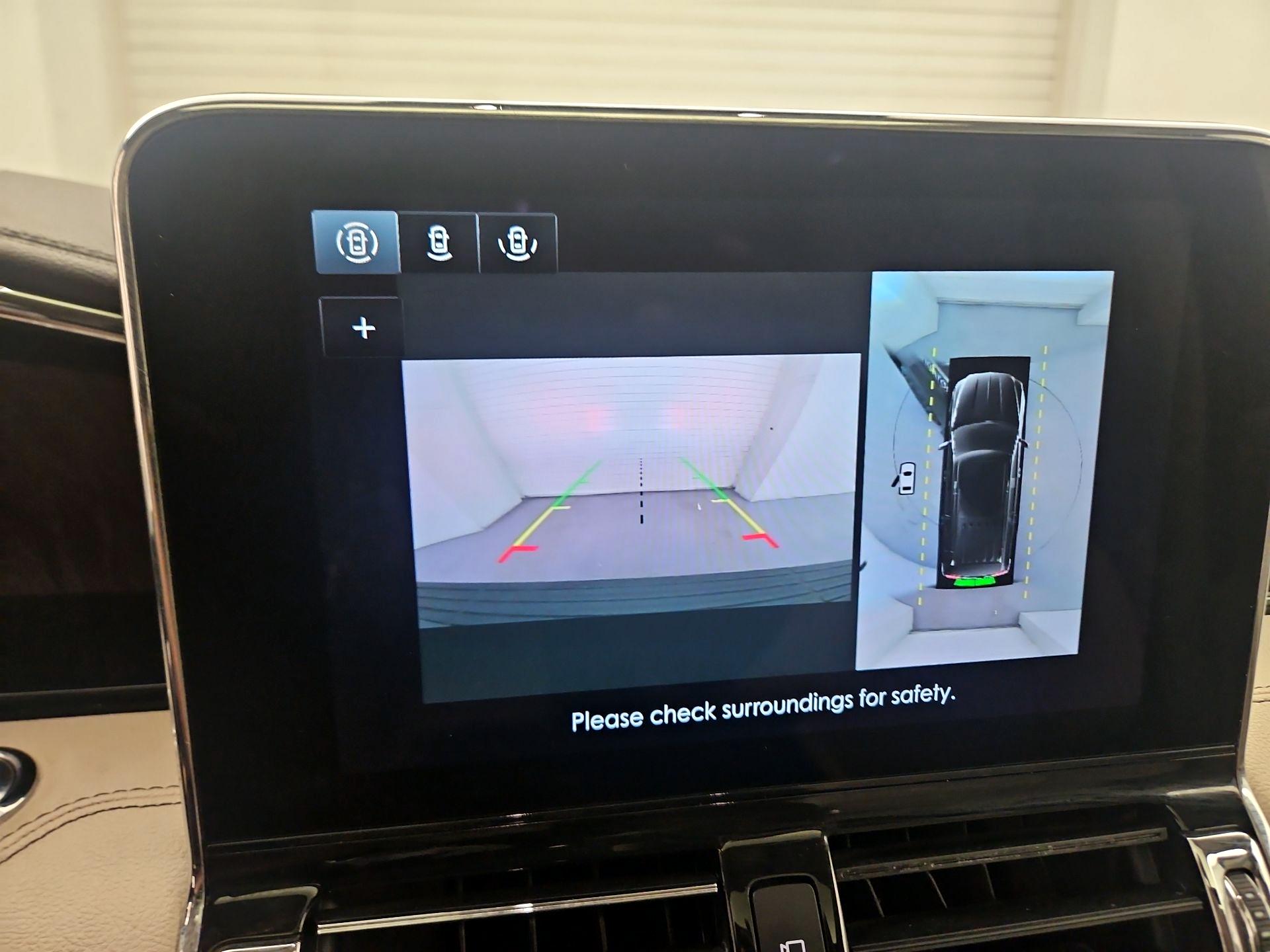 Thumbnail: 2021 Lincoln Navigator L - 14