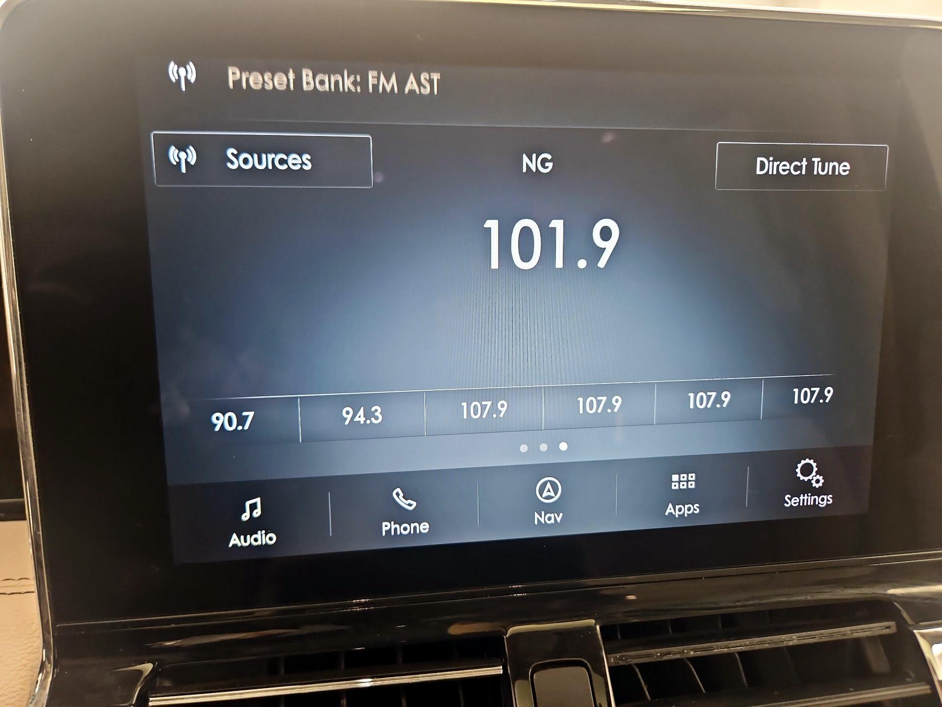 Thumbnail: 2021 Lincoln Navigator L - 15