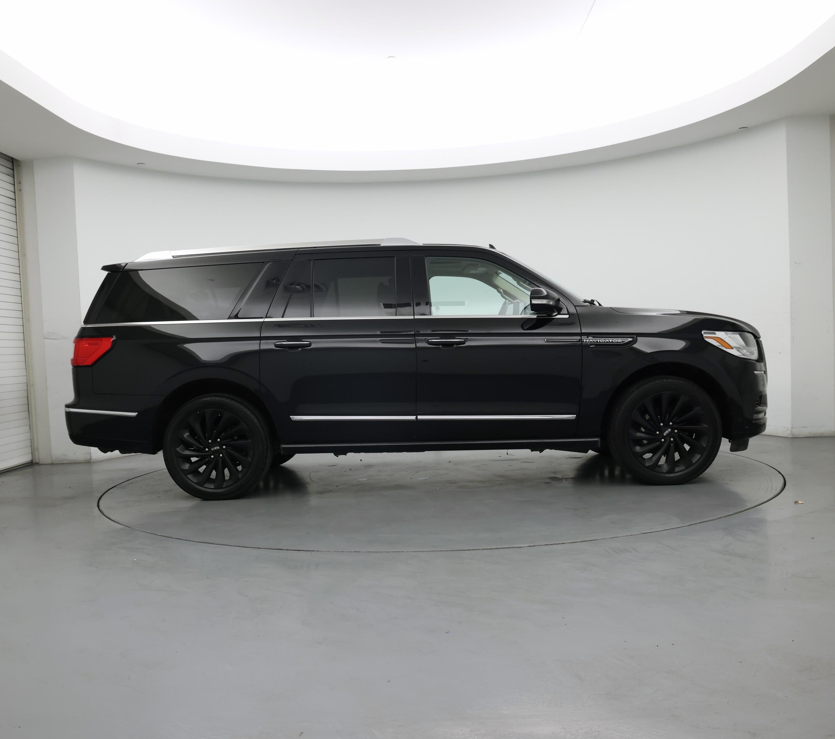 Thumbnail: 2021 Lincoln Navigator L - 7