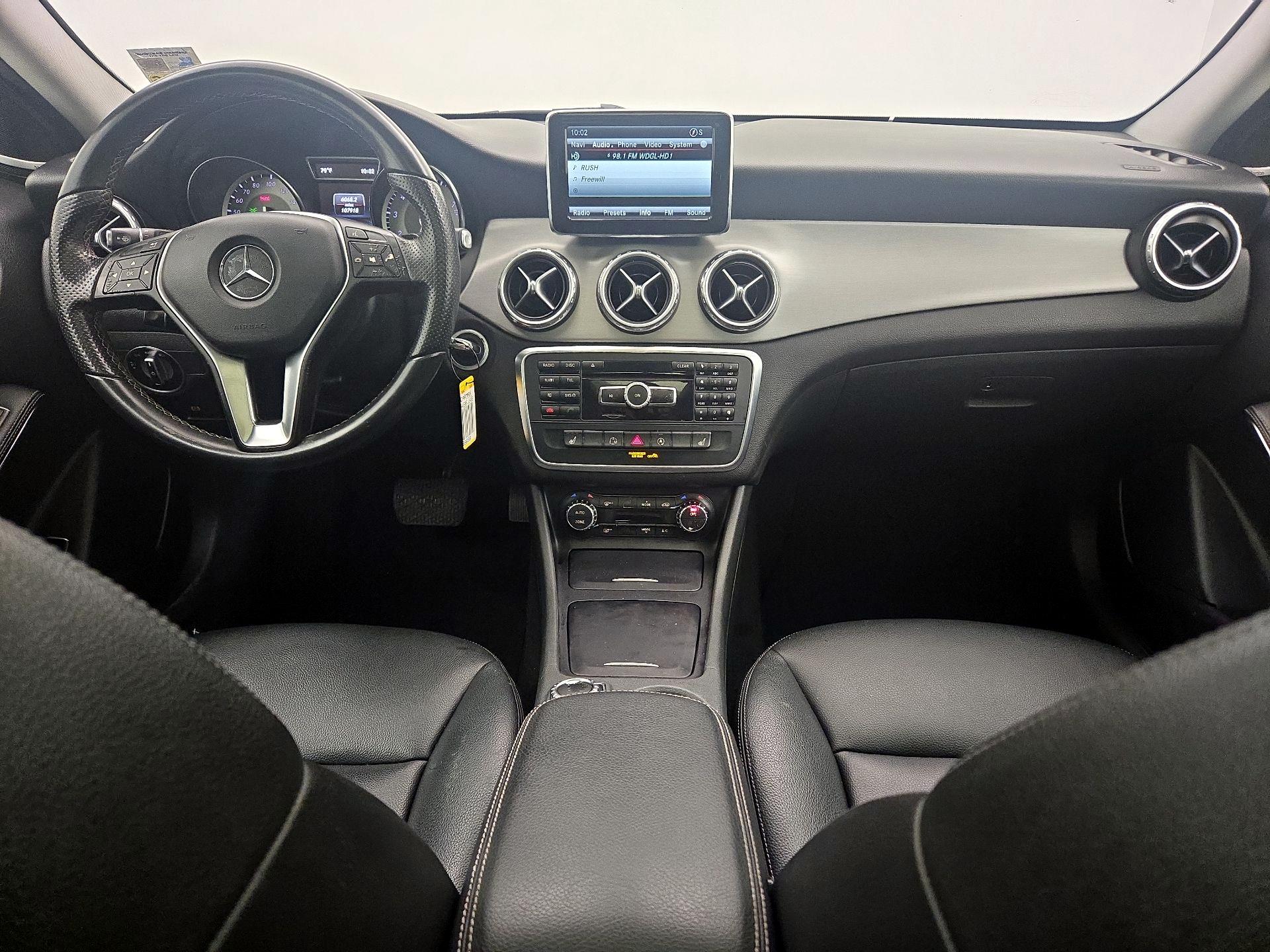 Thumbnail: 2015 Mercedes-Benz GLA - 9