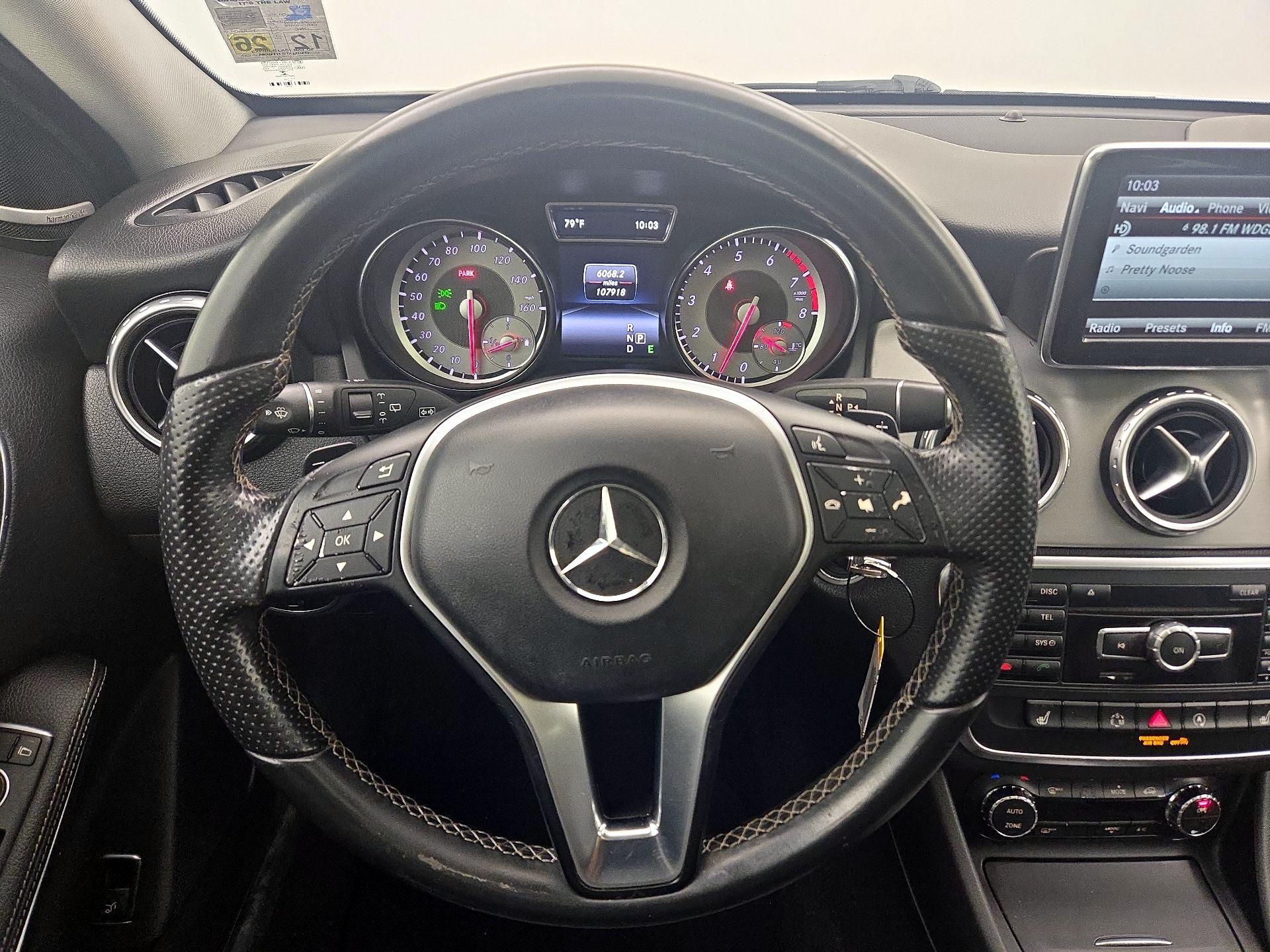 Thumbnail: 2015 Mercedes-Benz GLA - 10