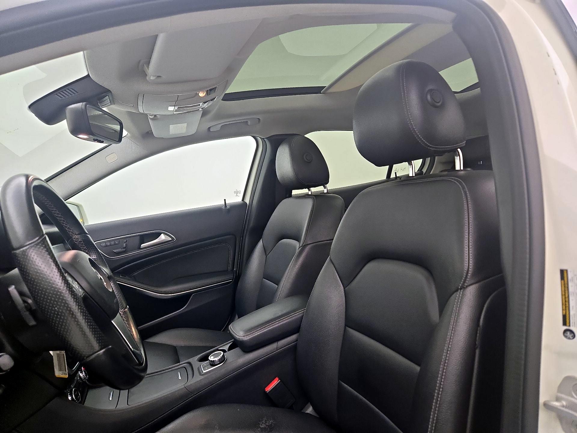 Thumbnail: 2015 Mercedes-Benz GLA - 20