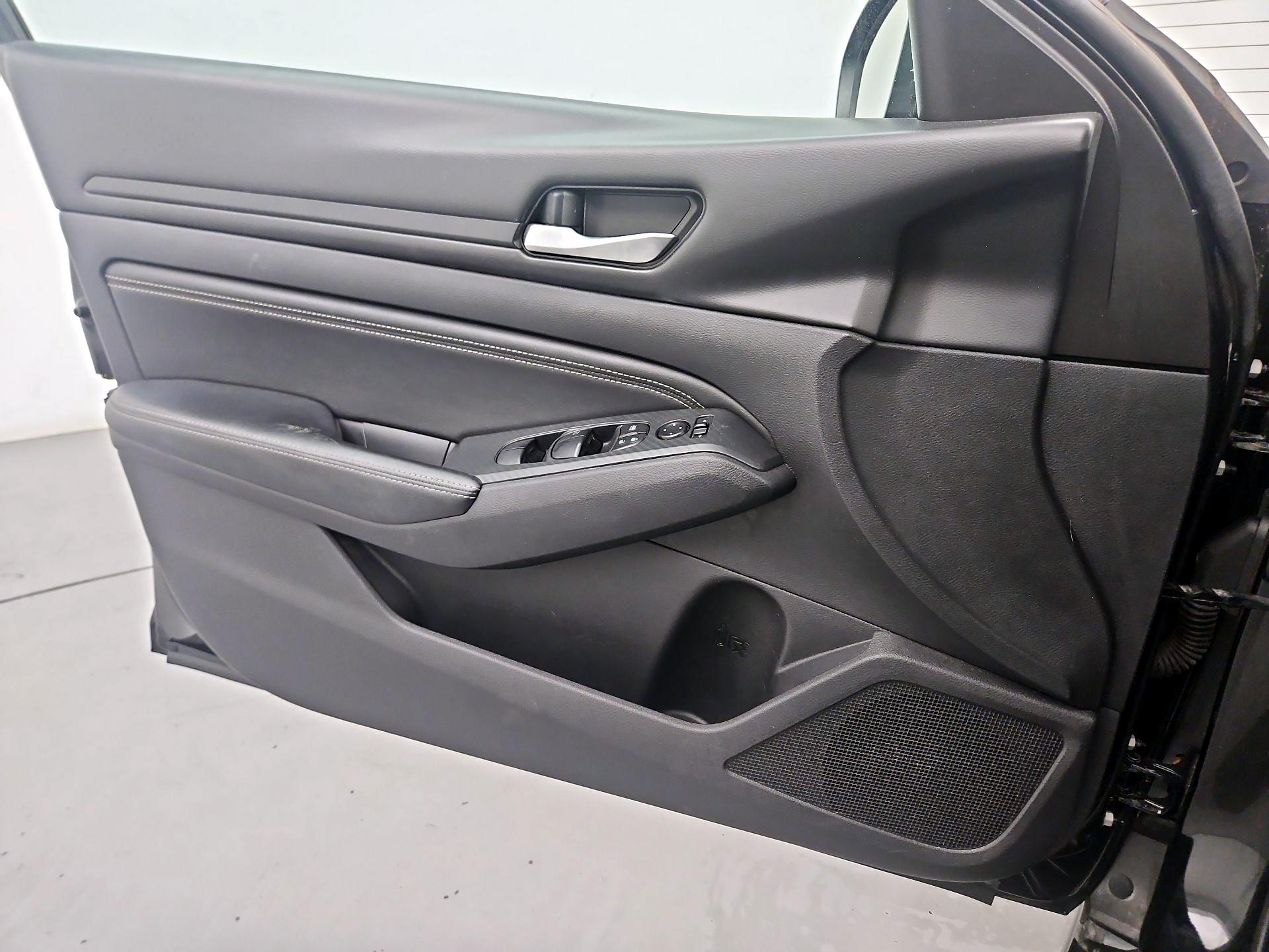 Thumbnail: 2020 Nissan Altima - 12