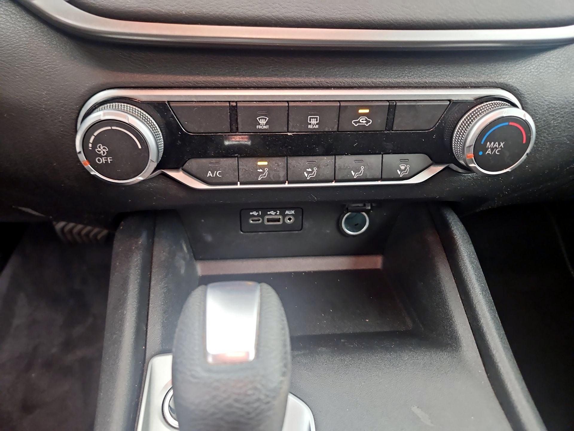 Thumbnail: 2020 Nissan Altima - 16