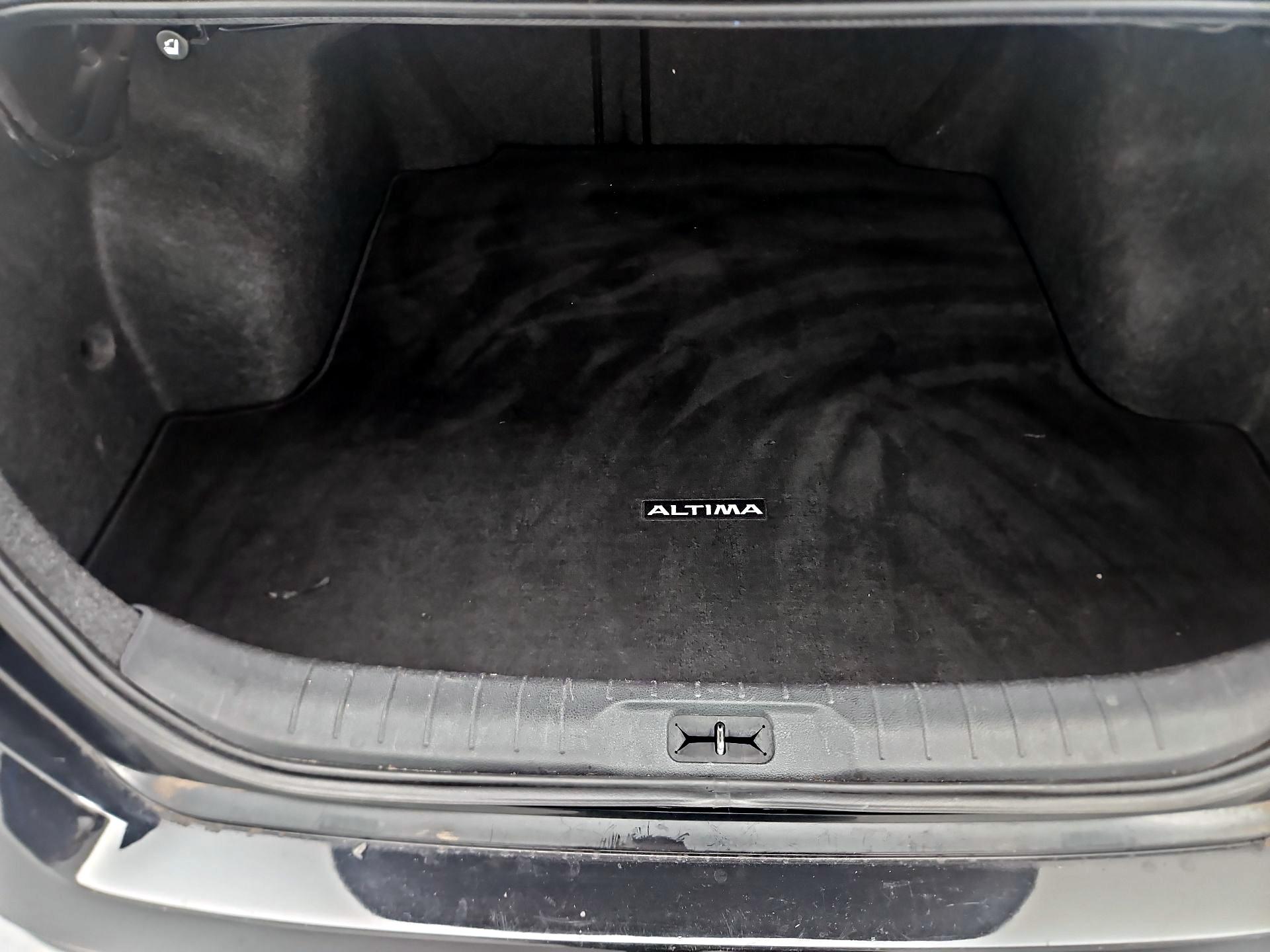 Thumbnail: 2020 Nissan Altima - 20