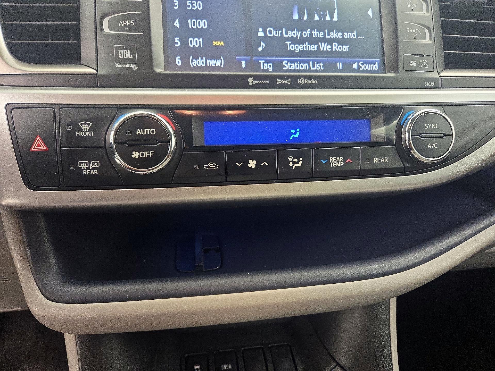 Thumbnail: 2019 Toyota Highlander - 16