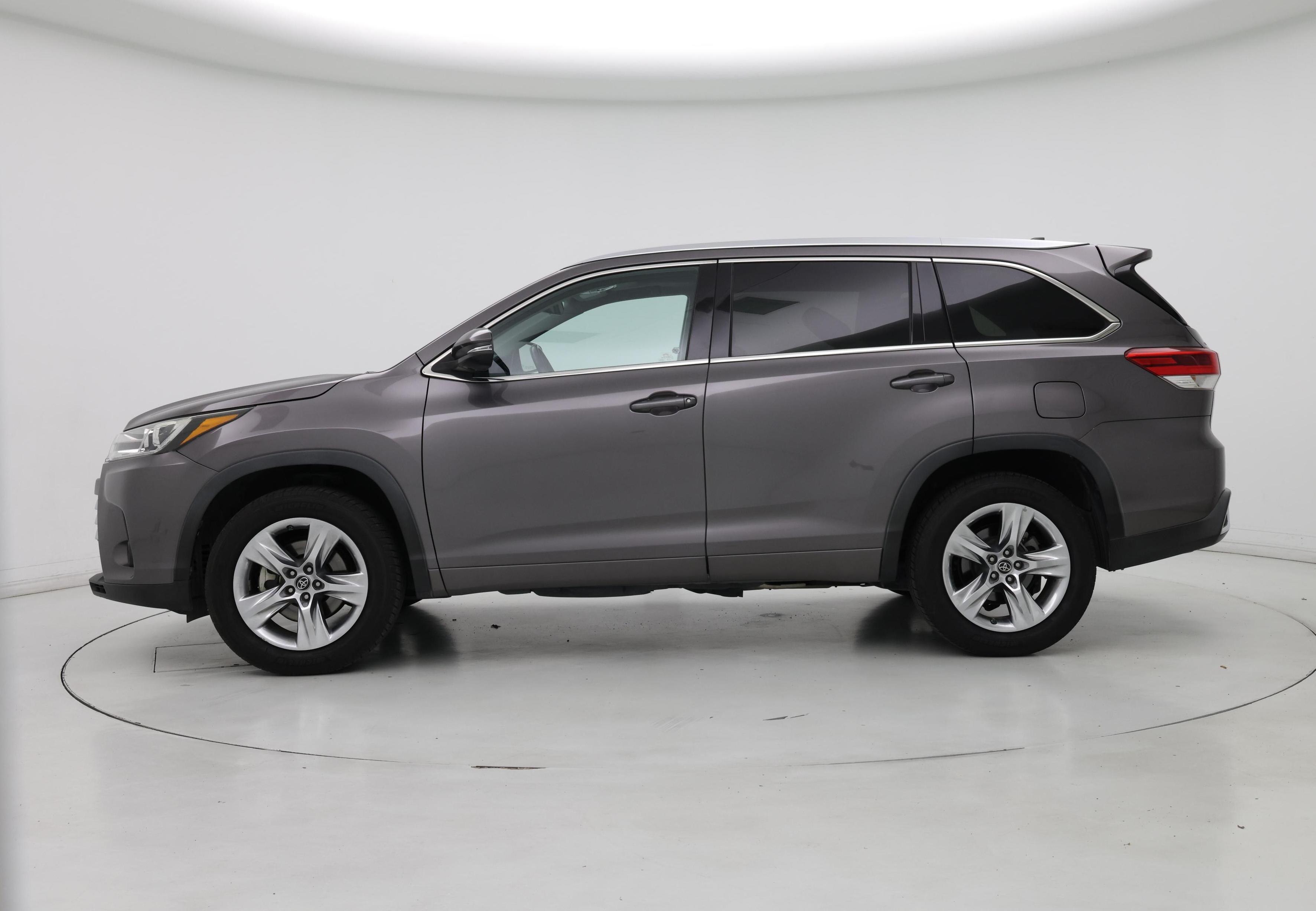Thumbnail: 2019 Toyota Highlander - 3