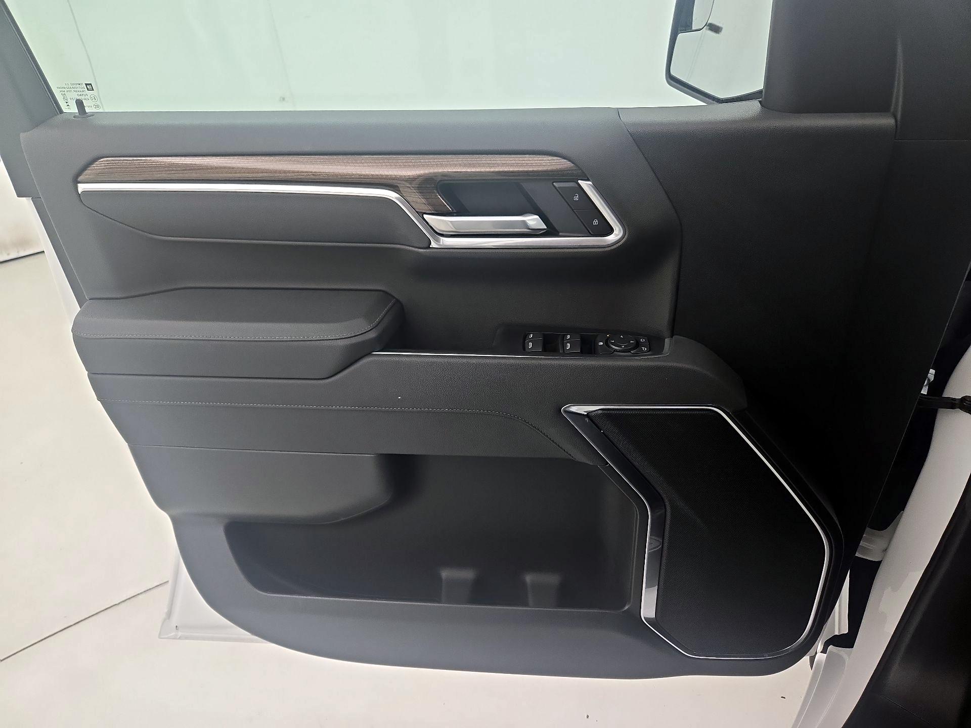 Thumbnail: 2026 Chevrolet Silverado 1500 - 12