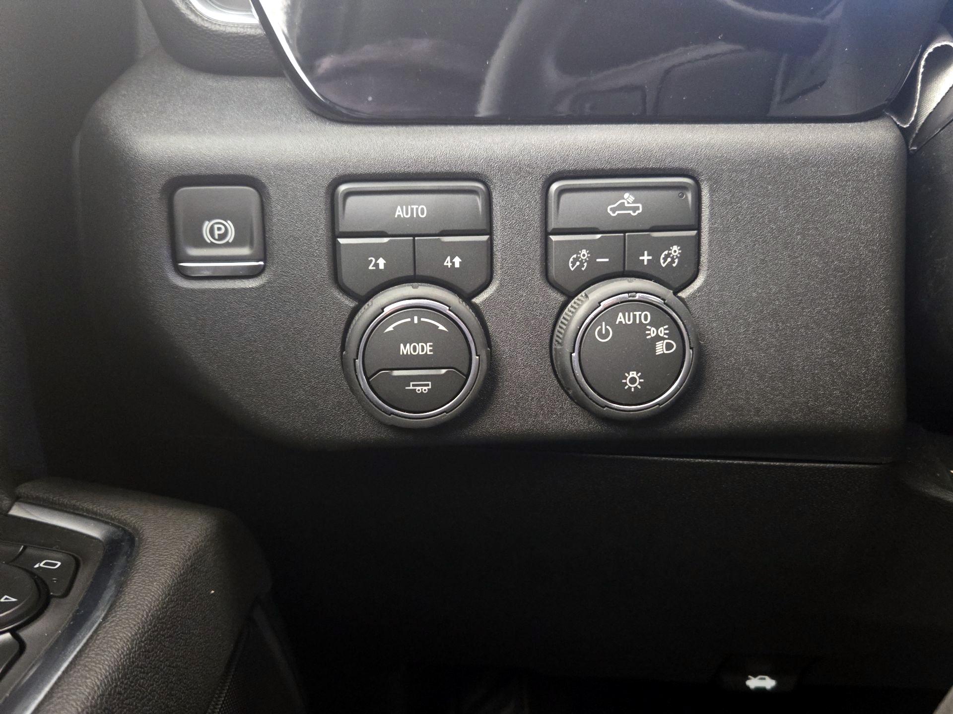 Thumbnail: 2026 Chevrolet Silverado 1500 - 13