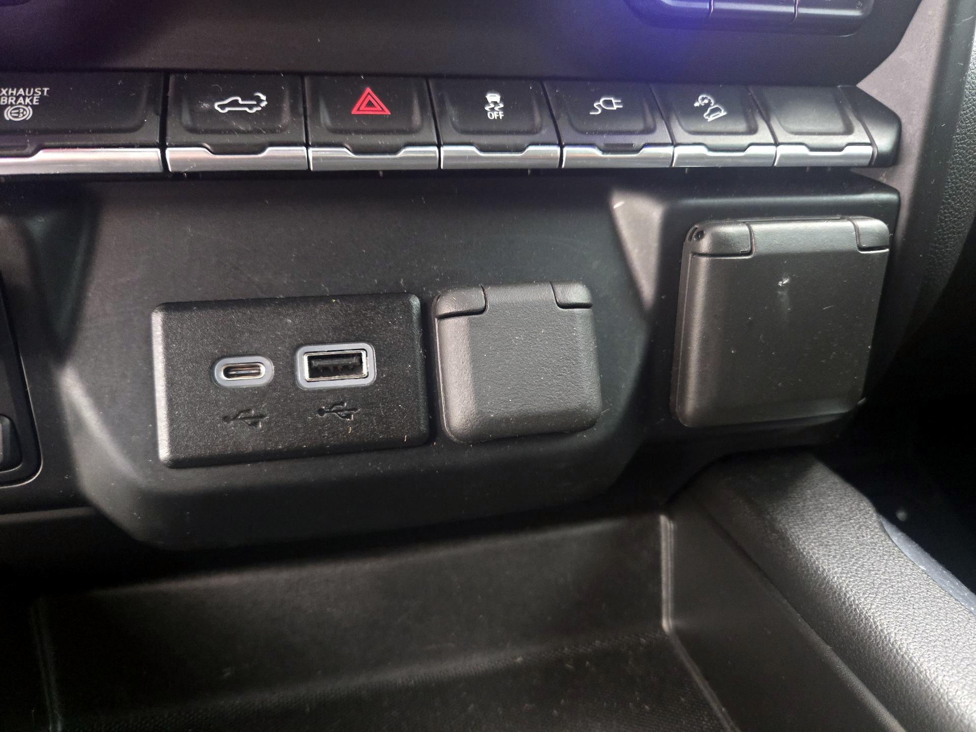 Thumbnail: 2023 GMC Sierra 2500 - 18