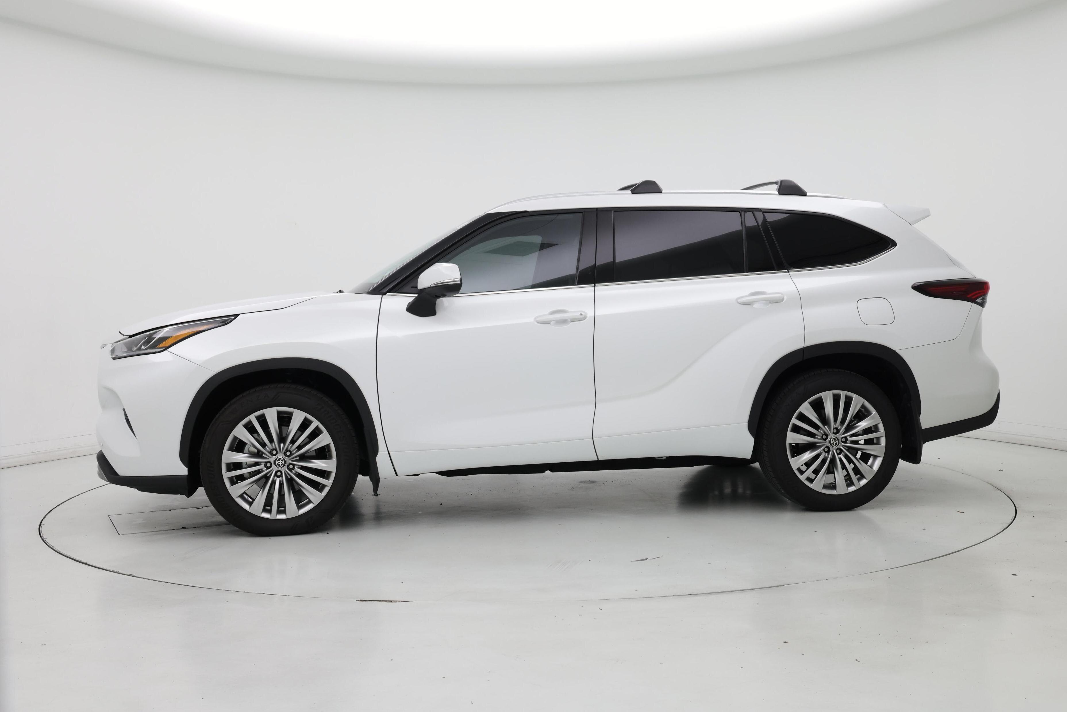 Thumbnail: 2026 Toyota Highlander - 3
