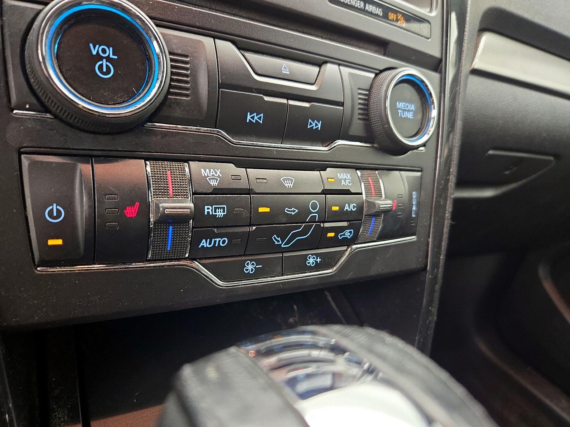 Thumbnail: 2018 Ford Explorer - 17
