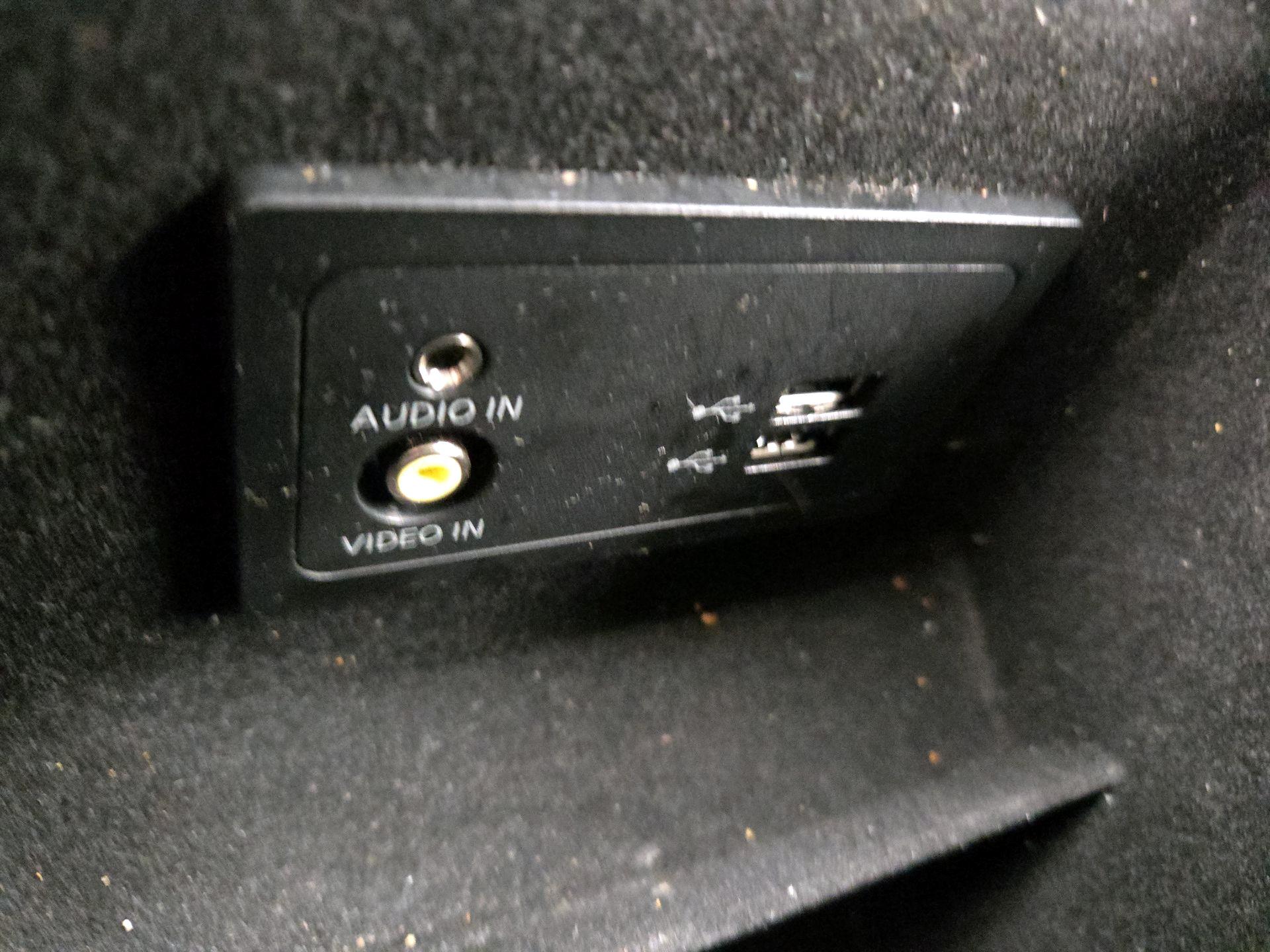 Thumbnail: 2017 INFINITI QX60 - 18