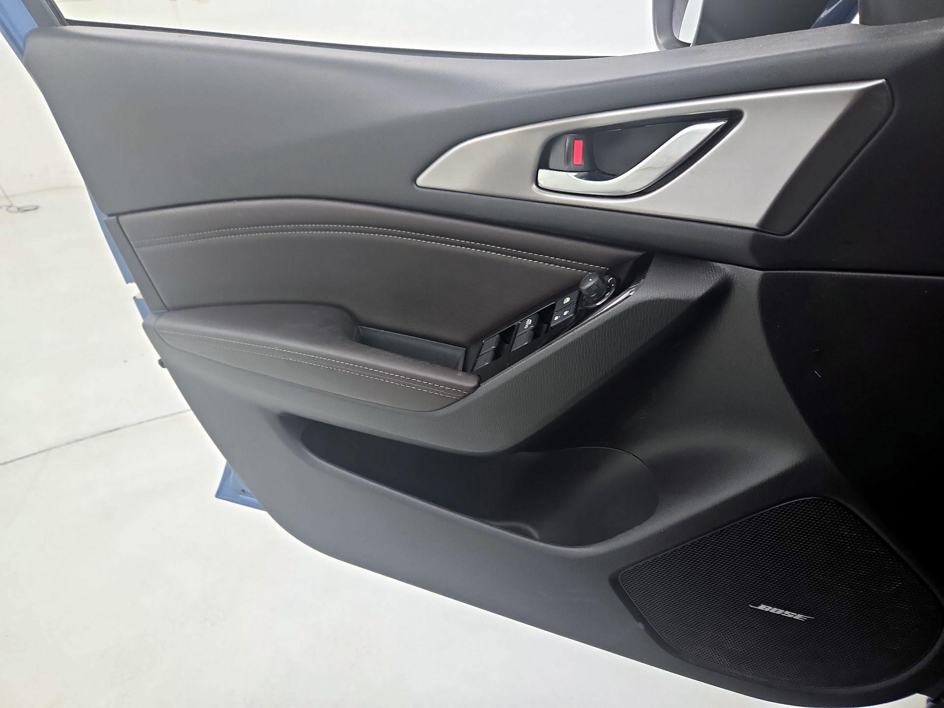 Thumbnail: 2018 Mazda Mazda3 - 12