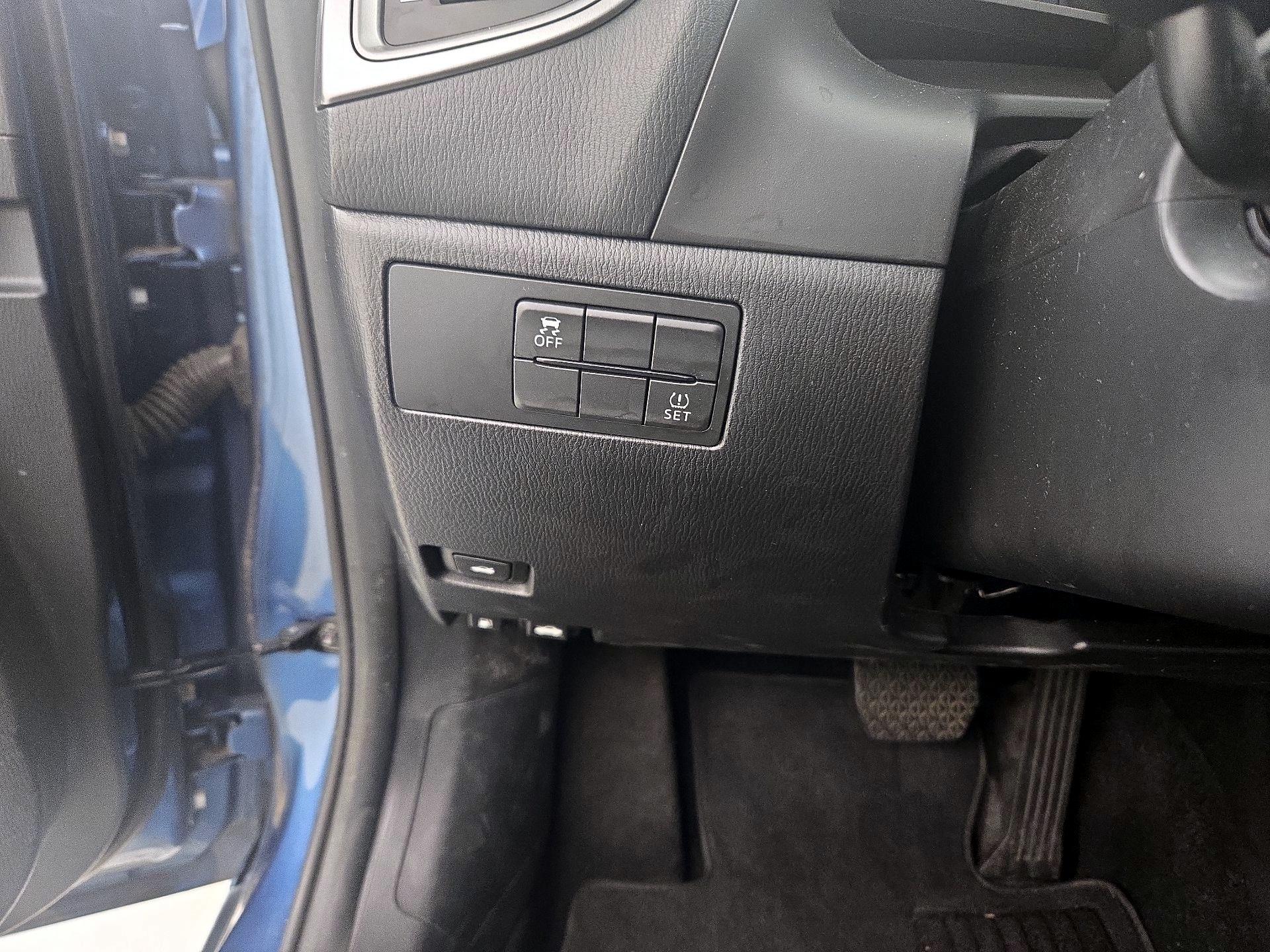 Thumbnail: 2018 Mazda Mazda3 - 13