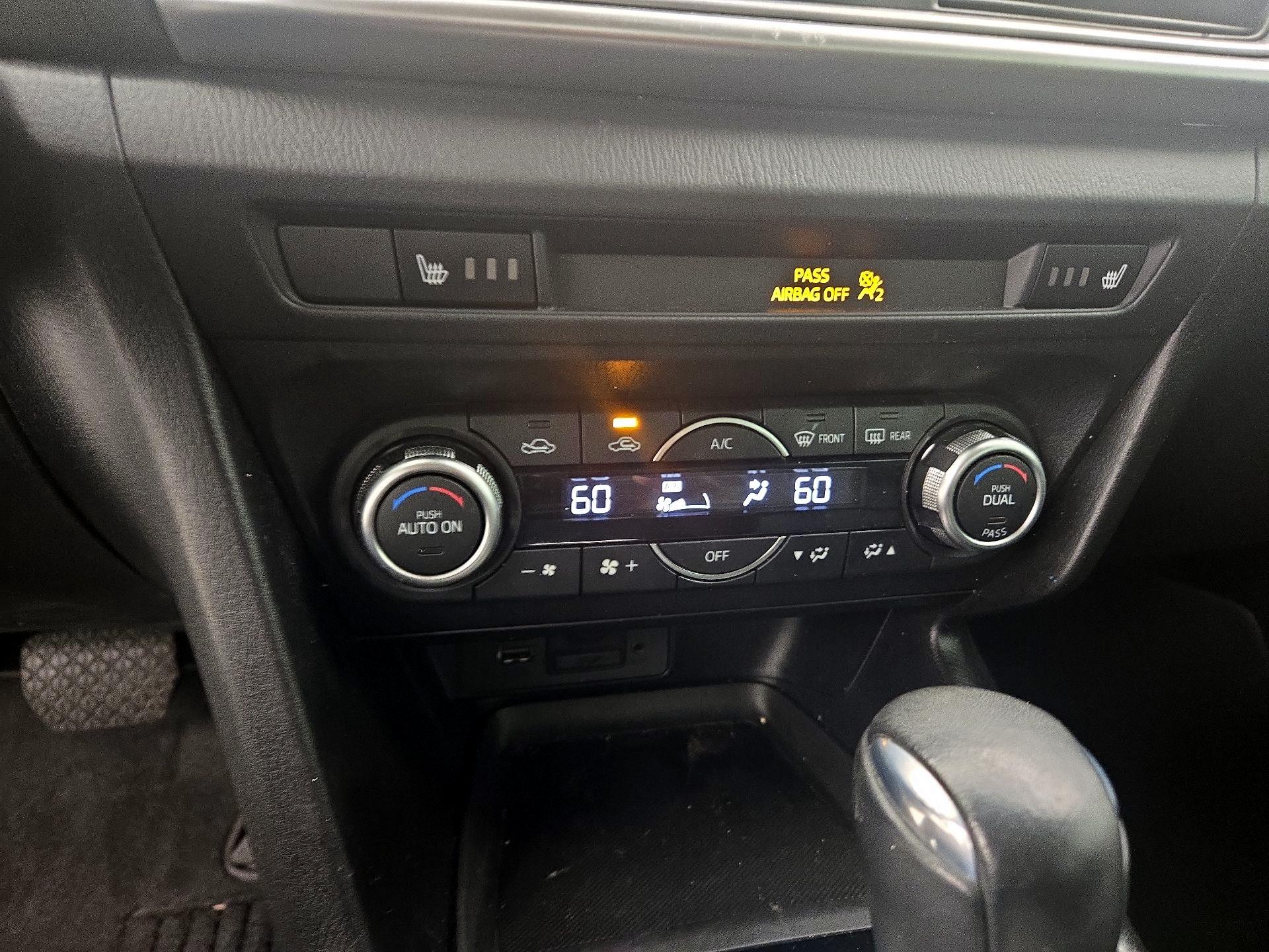 Thumbnail: 2018 Mazda Mazda3 - 17