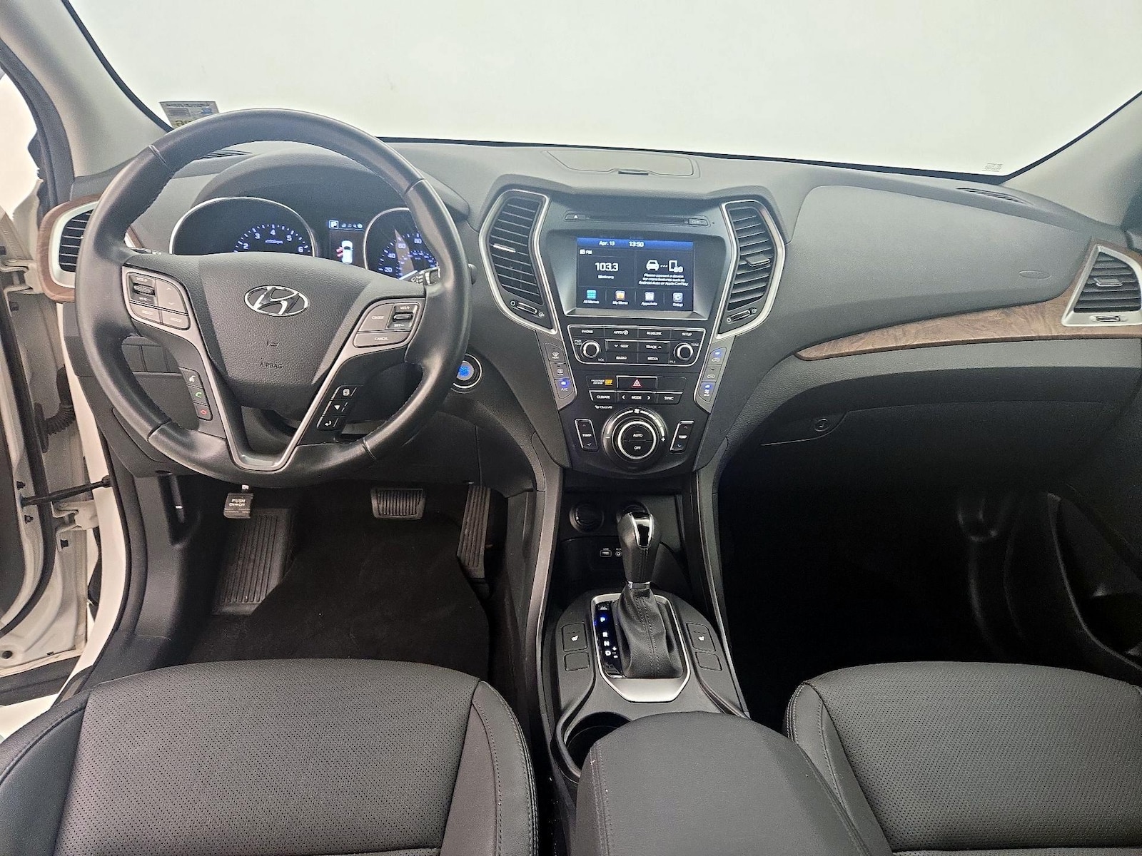 2019 Hyundai Santa Fe SE - Photo 10