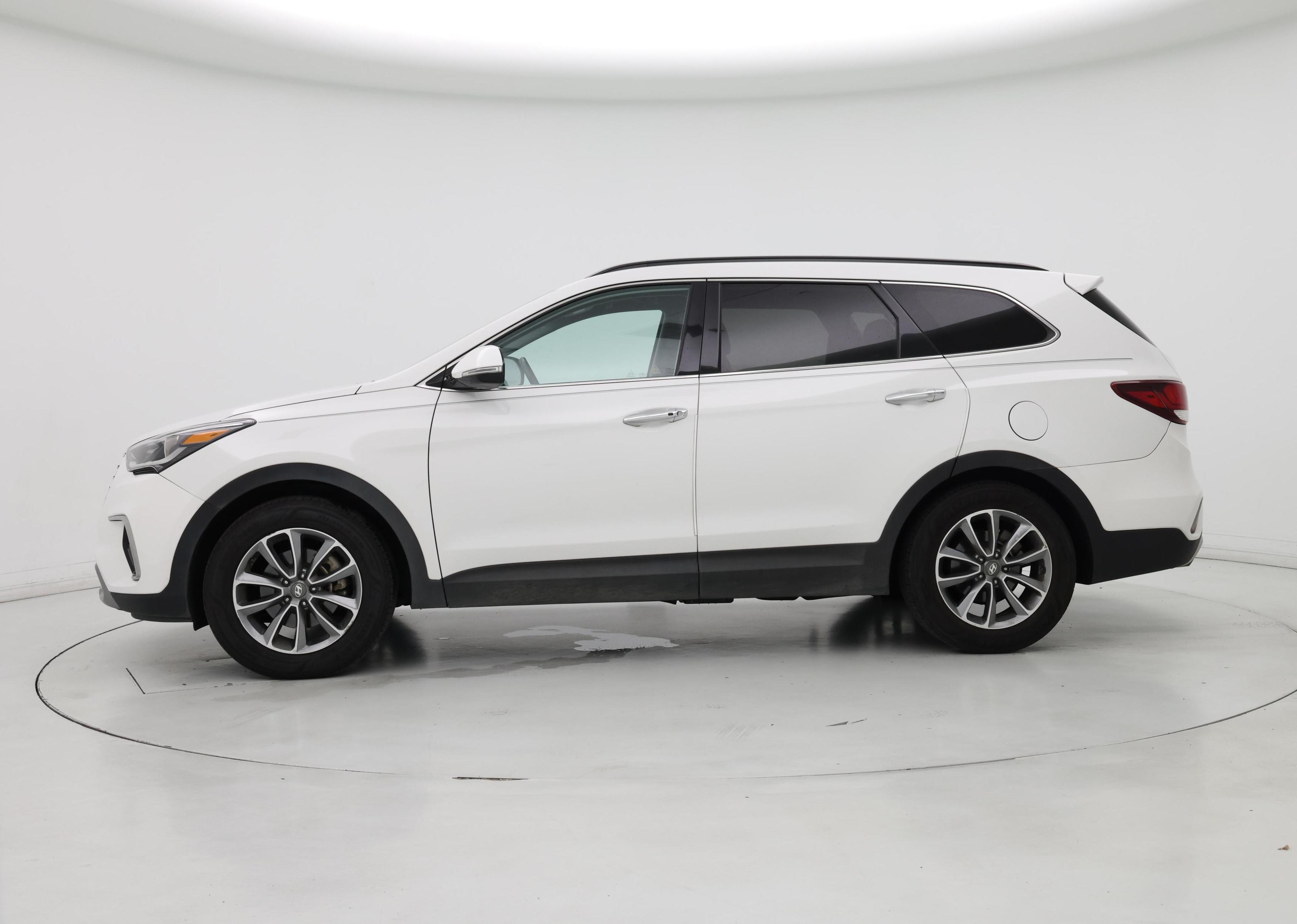 Thumbnail: 2019 Hyundai Santa Fe - 3