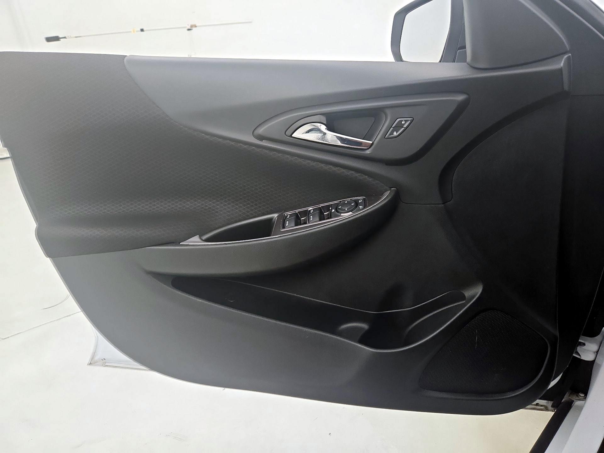 Thumbnail: 2021 Chevrolet Malibu - 12