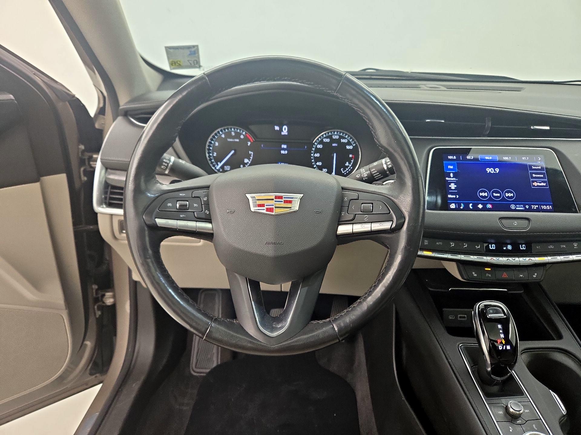 Thumbnail: 2023 Cadillac XT4 - 10