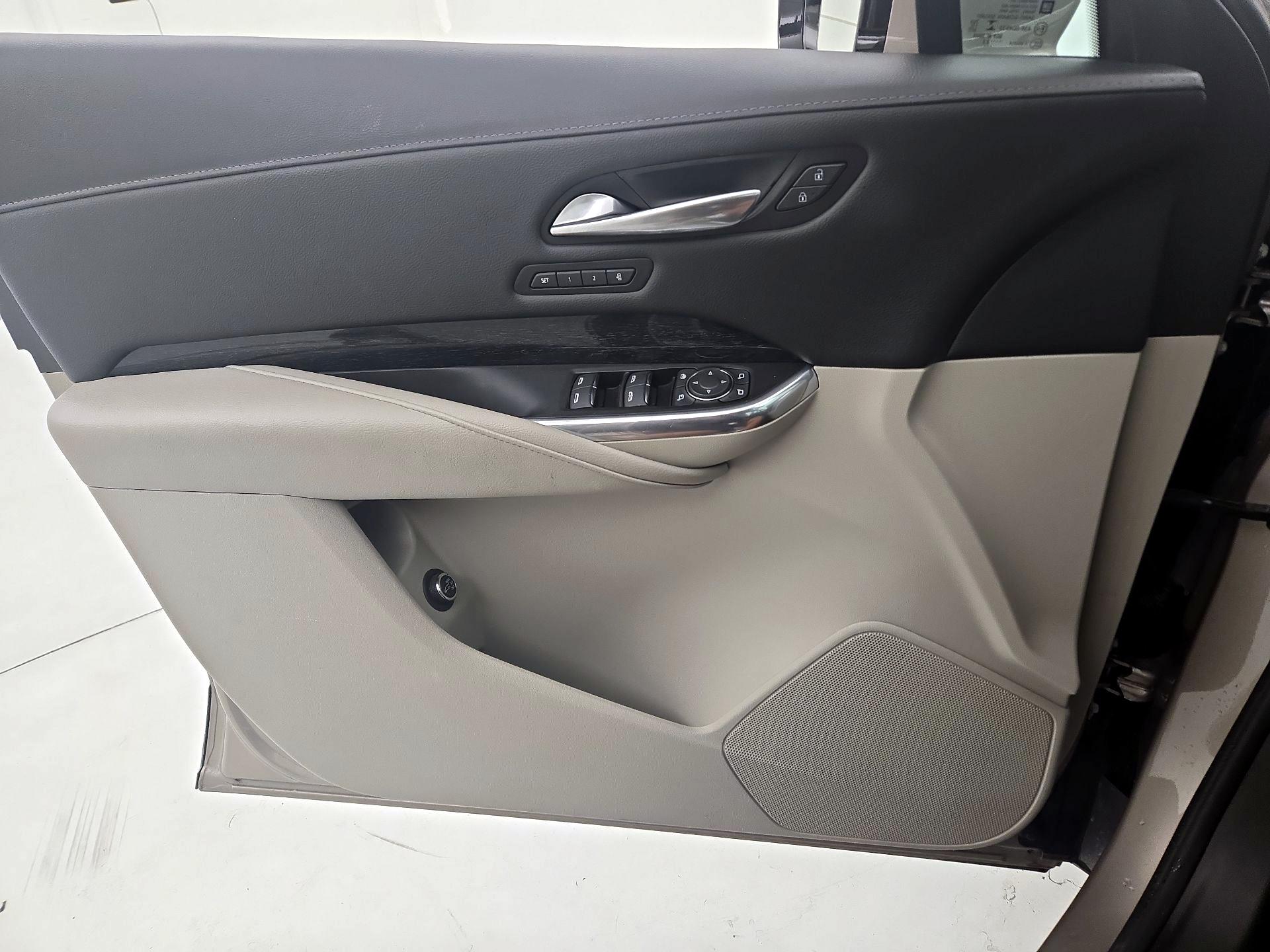 Thumbnail: 2023 Cadillac XT4 - 12