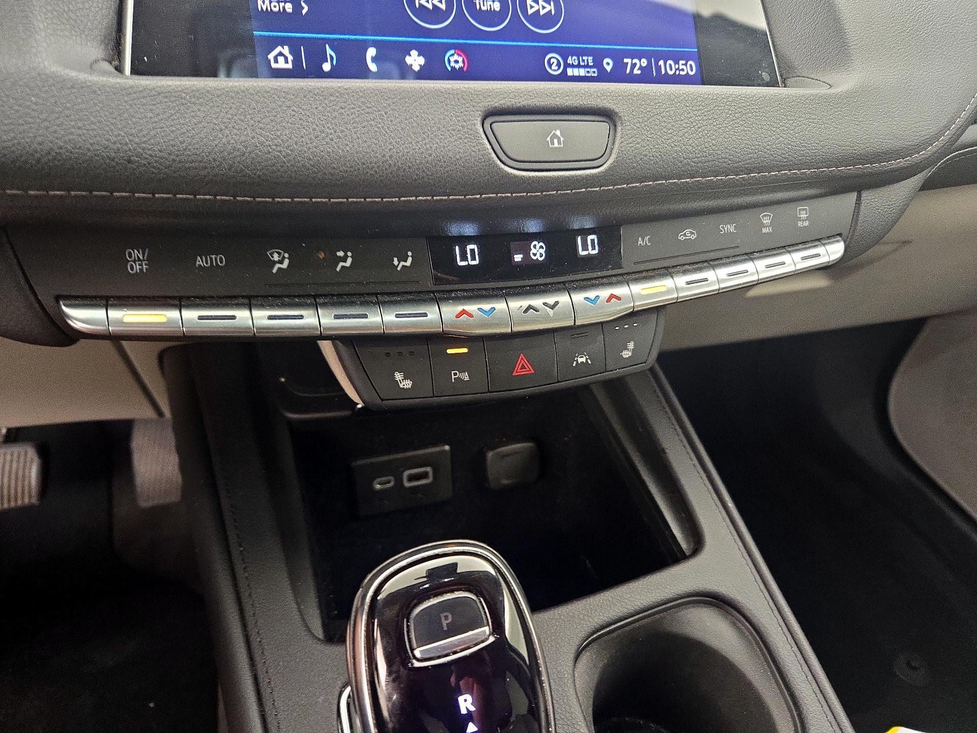 Thumbnail: 2023 Cadillac XT4 - 16