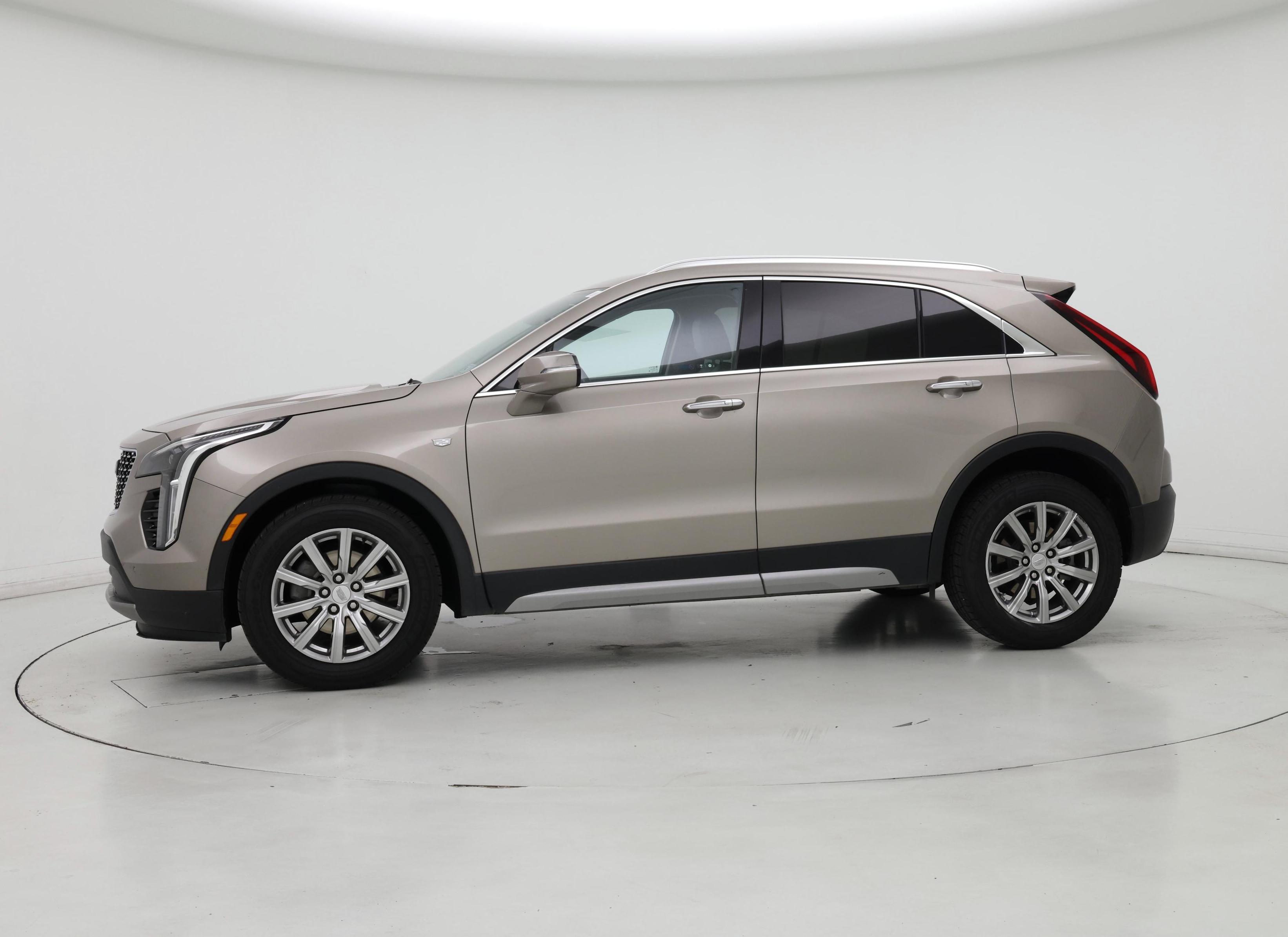 Thumbnail: 2023 Cadillac XT4 - 3