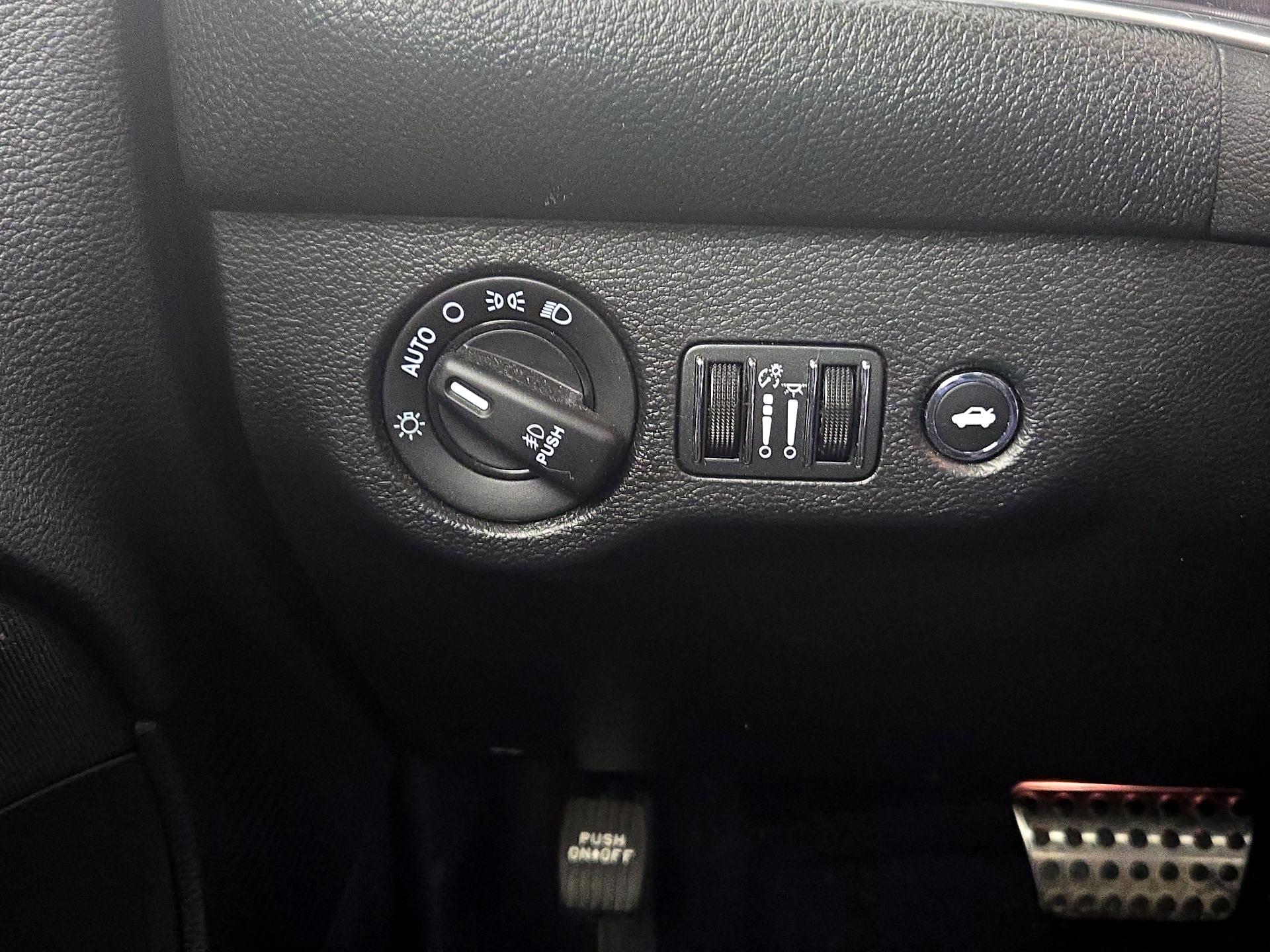 Thumbnail: 2019 Dodge Challenger - 13