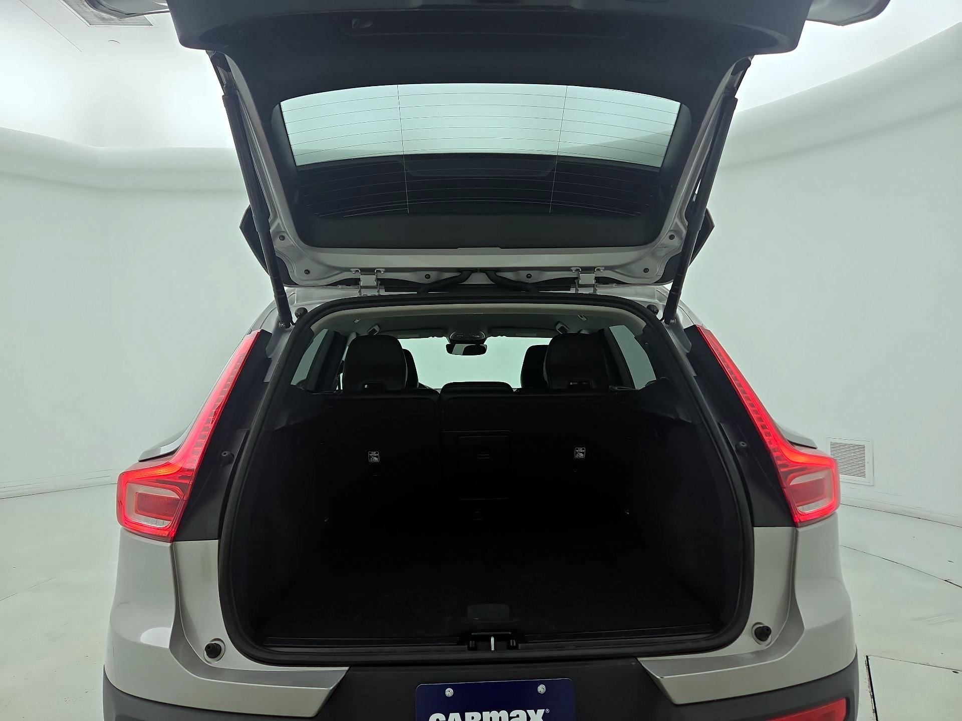 Thumbnail: 2023 Volvo XC40 - 20