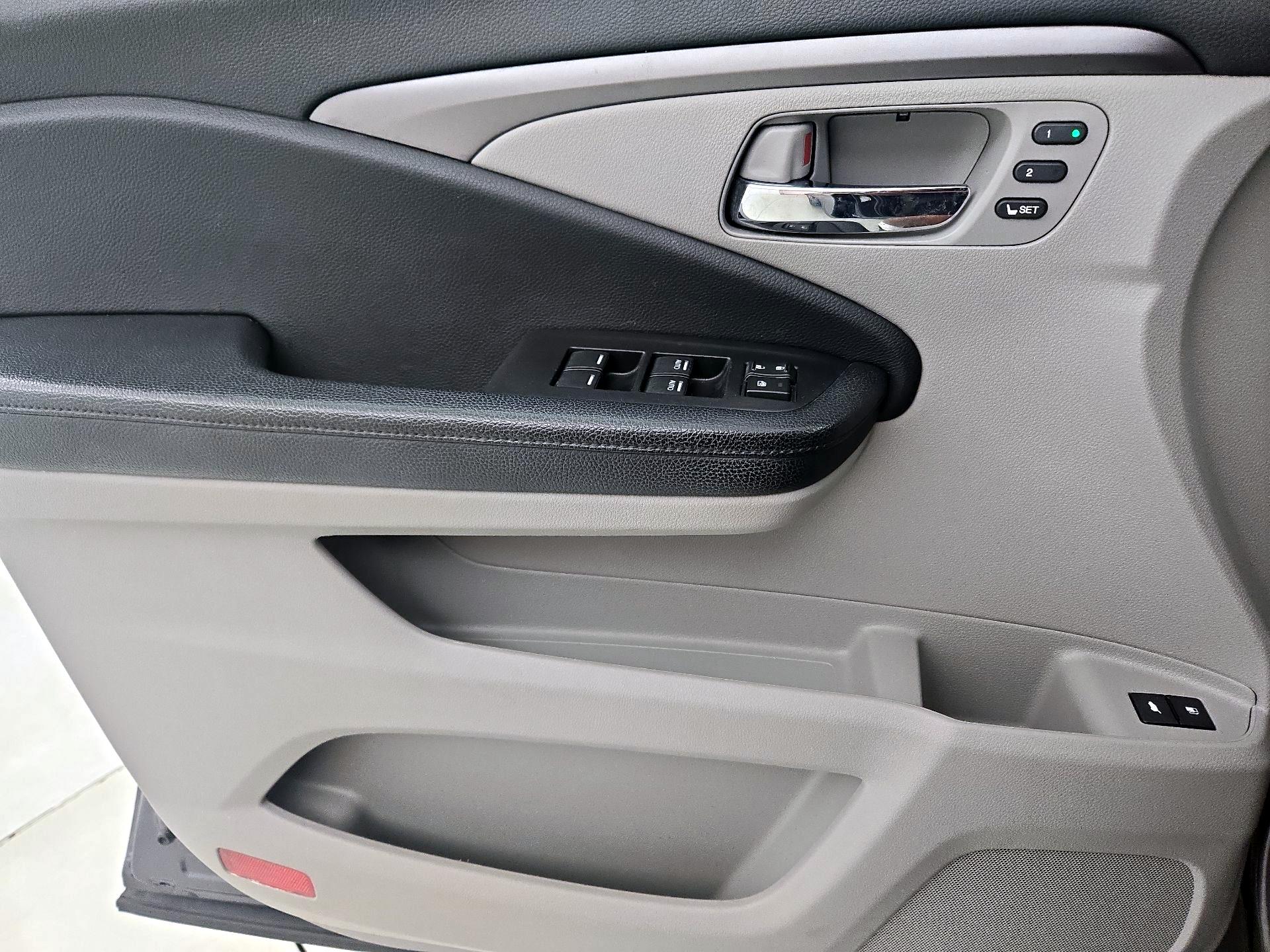 Thumbnail: 2020 Honda Pilot - 12